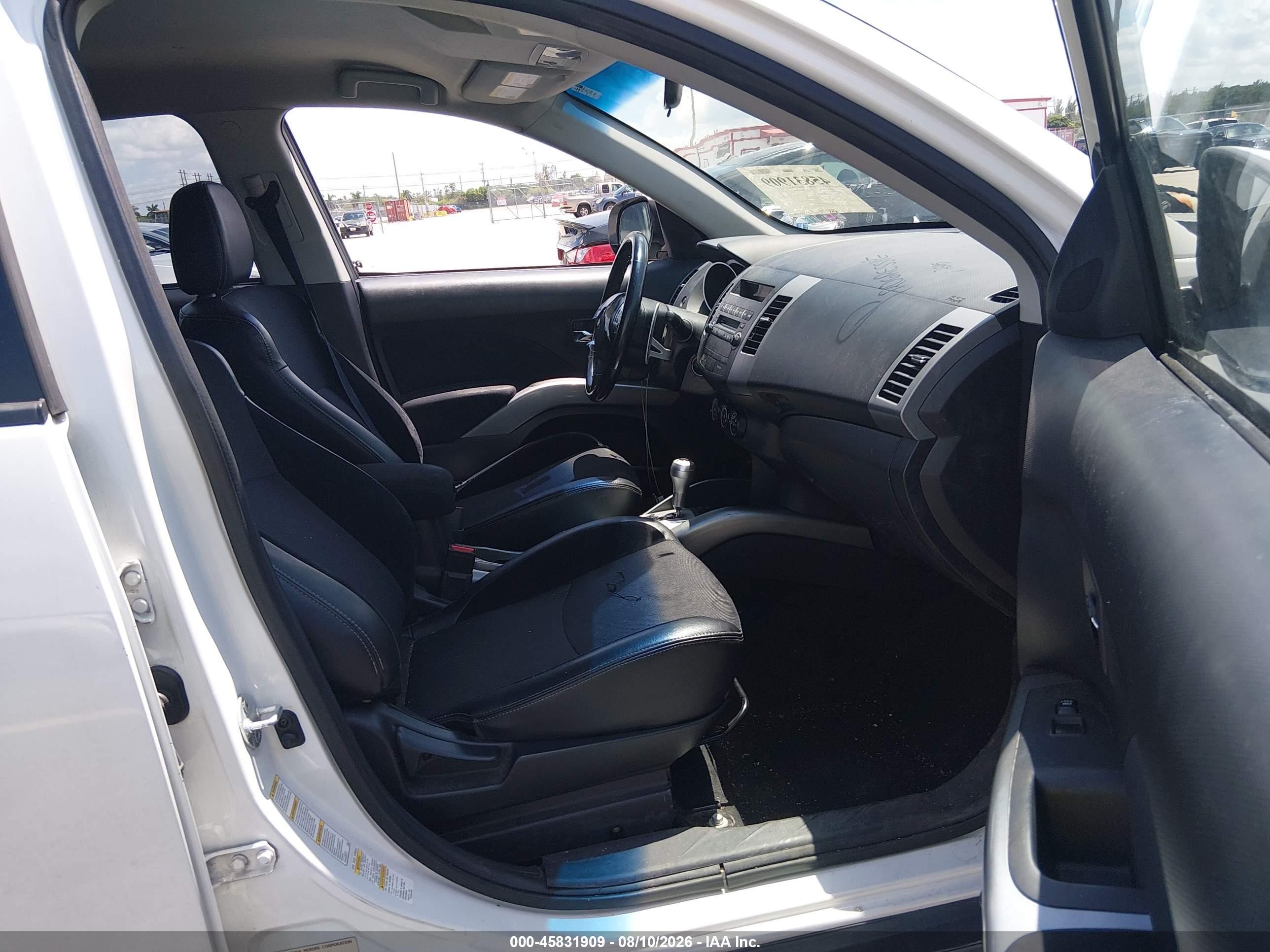 2011 Mitsubishi Outlander Se White vin: JA4JT3AW3BU007305