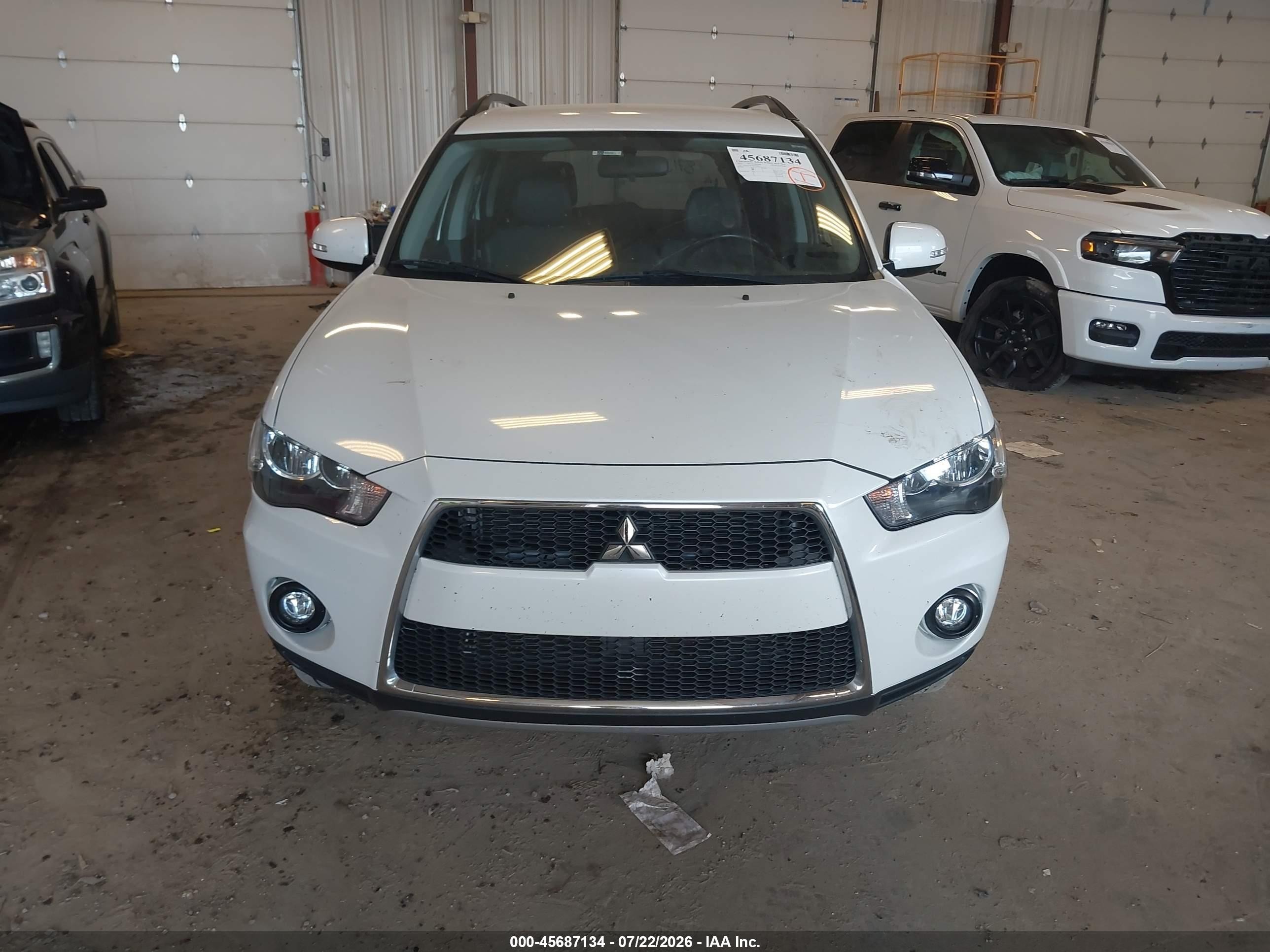 2011 Mitsubishi Outlander Se White vin: JA4JT3AW5BU036952