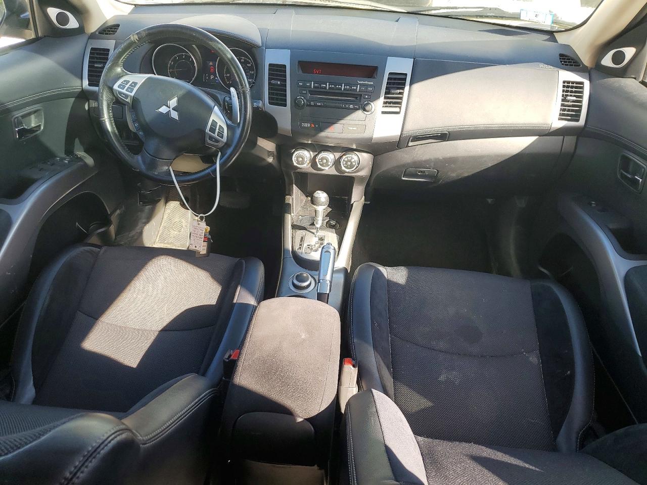 2013 Mitsubishi Outlander Se White vin: JA4JT3AWXDU000578