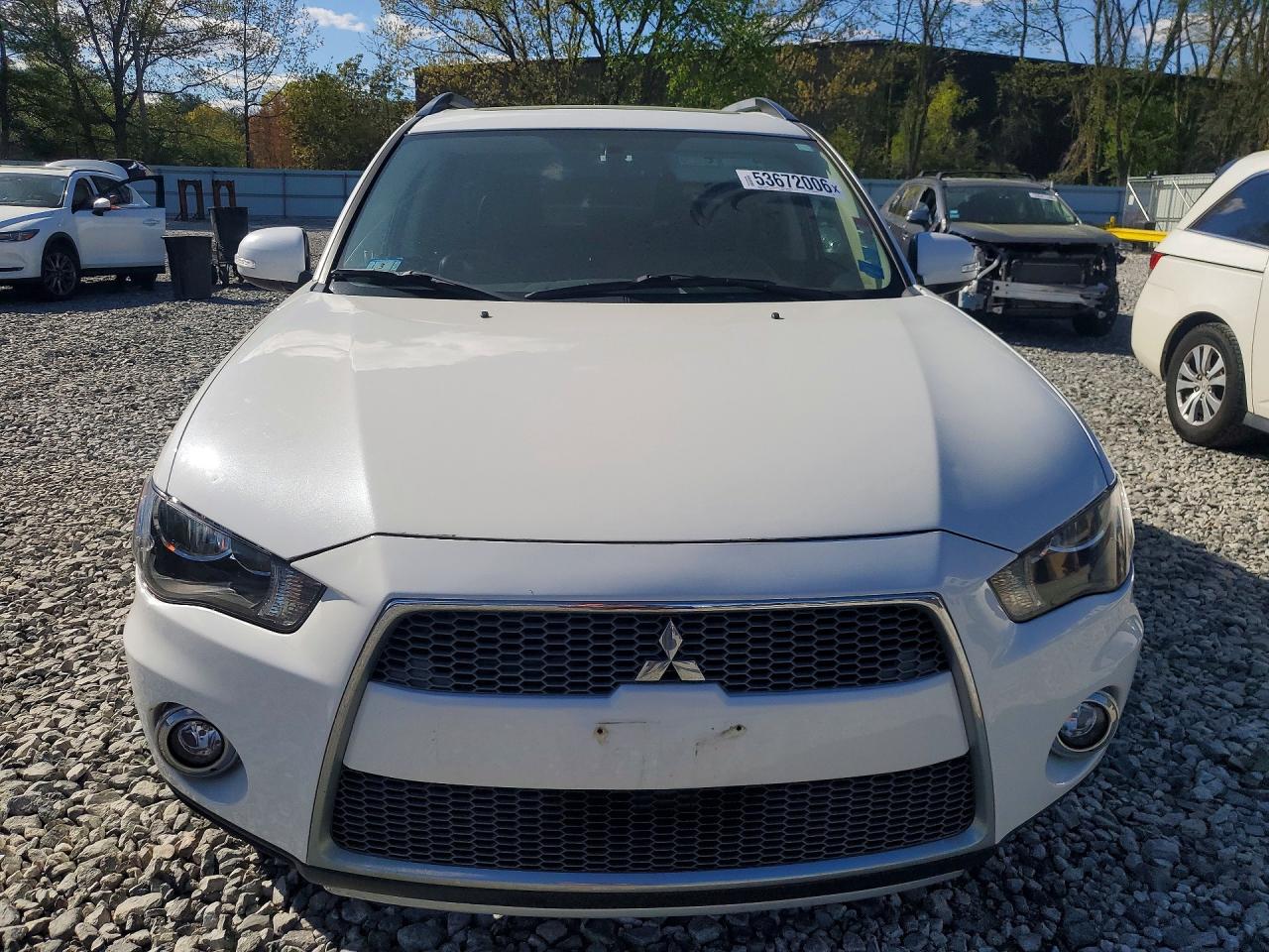 2013 Mitsubishi Outlander Se White vin: JA4JT3AWXDU000578