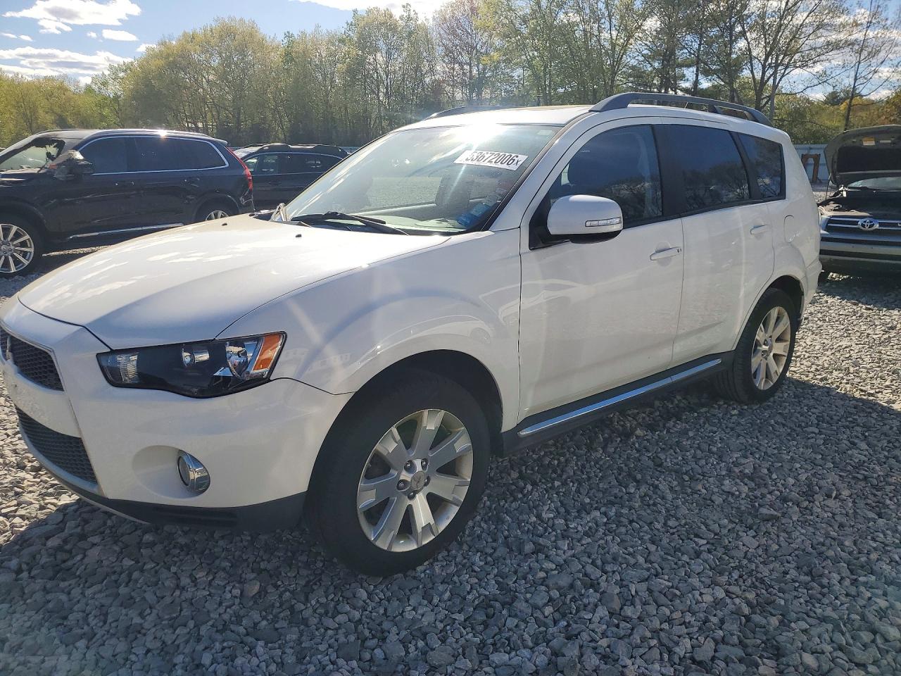 2013 Mitsubishi Outlander Se White vin: JA4JT3AWXDU000578