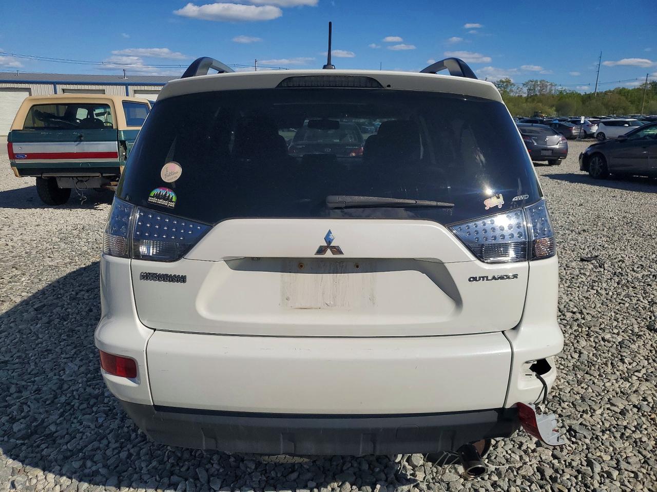 2013 Mitsubishi Outlander Se White vin: JA4JT3AWXDU000578