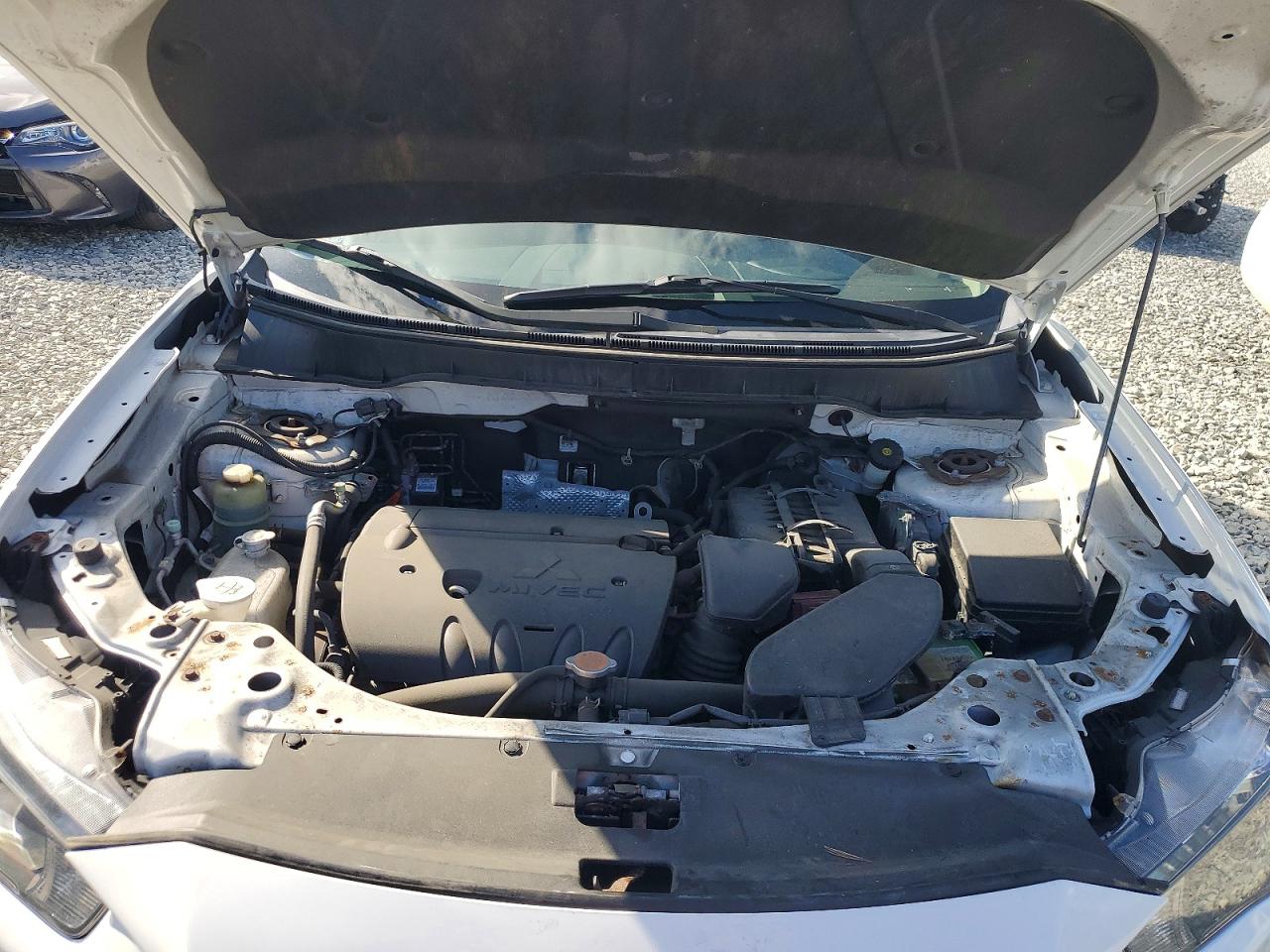 2013 Mitsubishi Outlander Se White vin: JA4JT3AWXDU000578