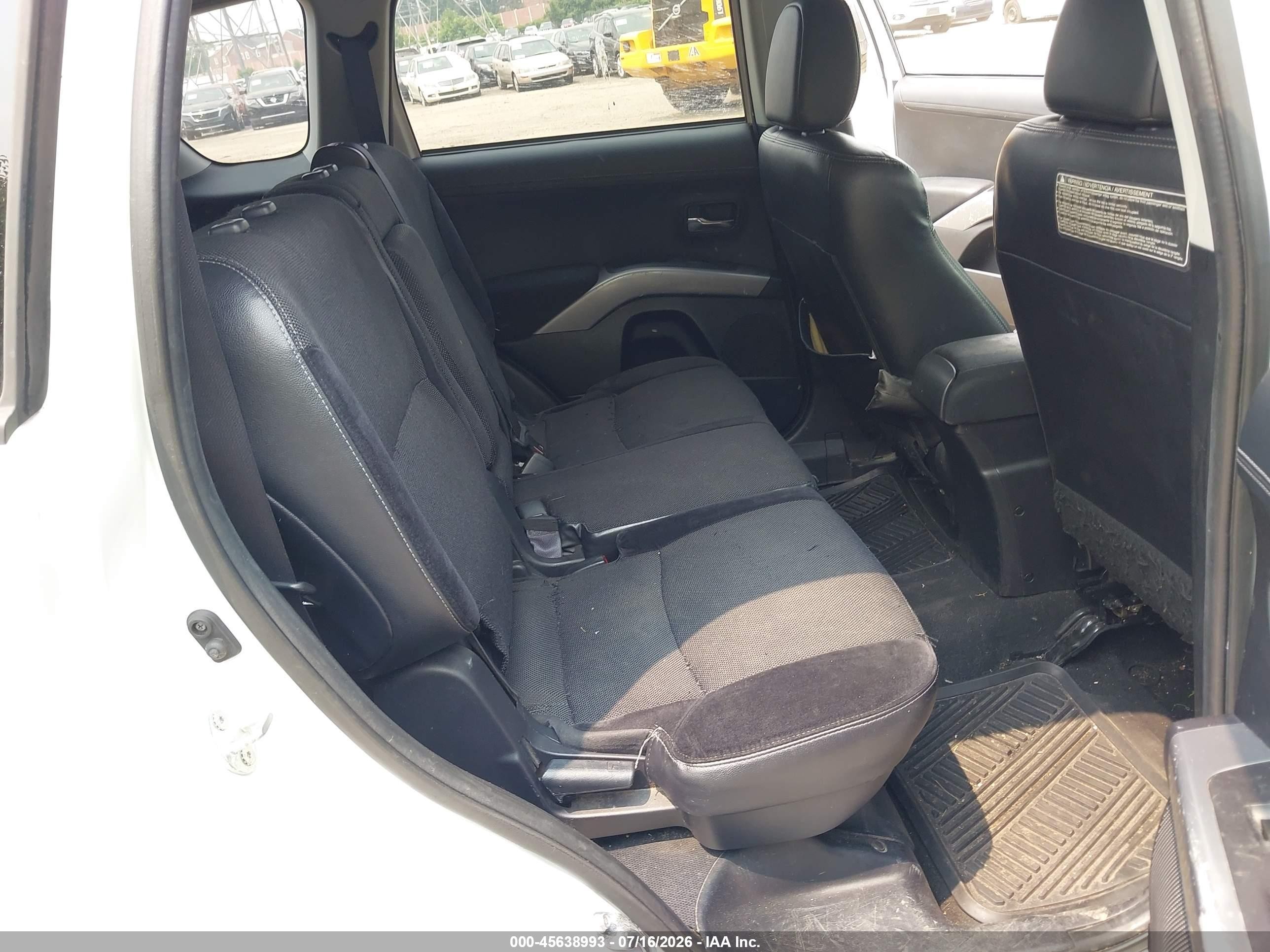 2010 Mitsubishi Outlander Xls White vin: JA4JT4AX2AZ009837