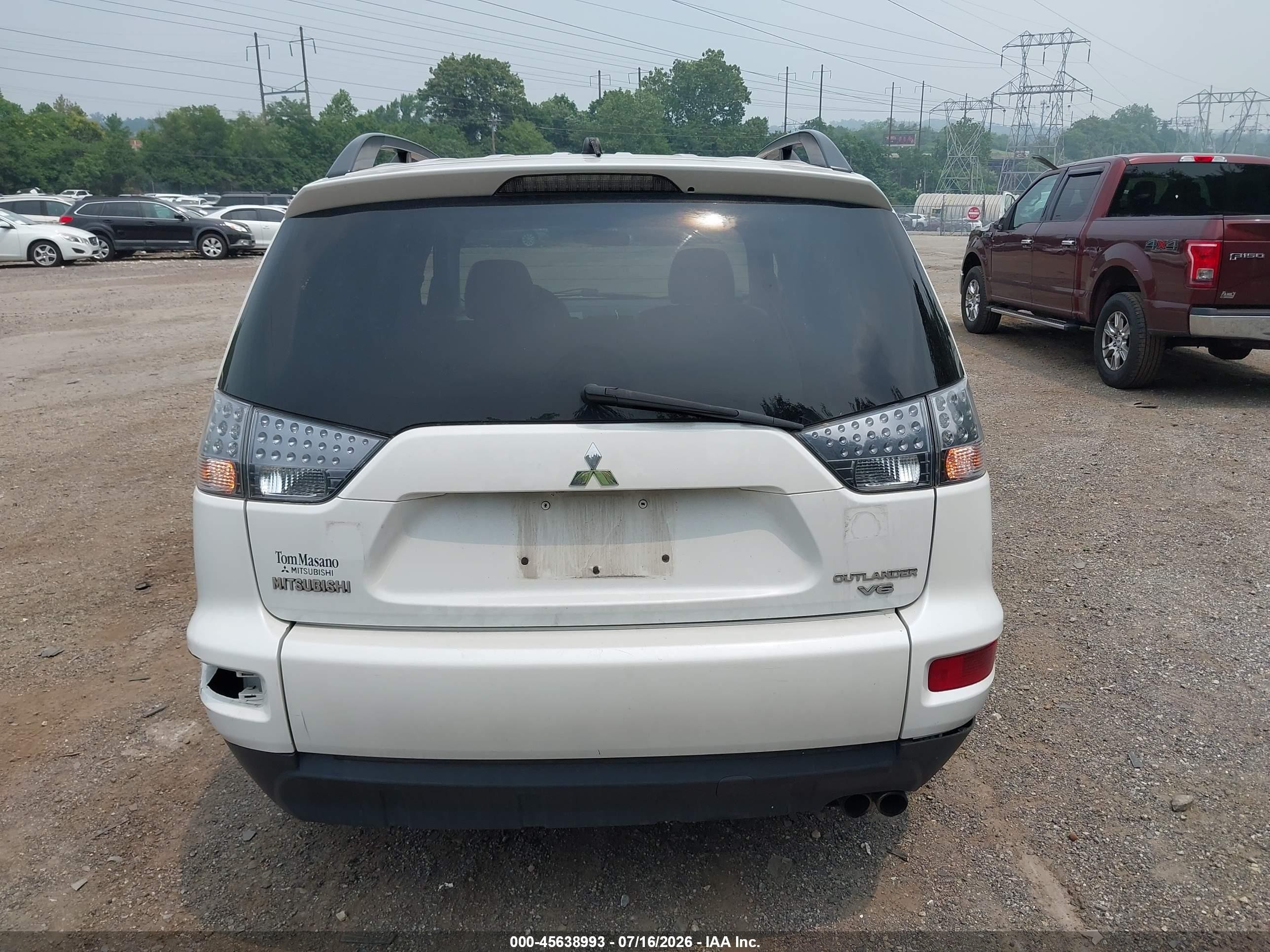 2010 Mitsubishi Outlander Xls White vin: JA4JT4AX2AZ009837