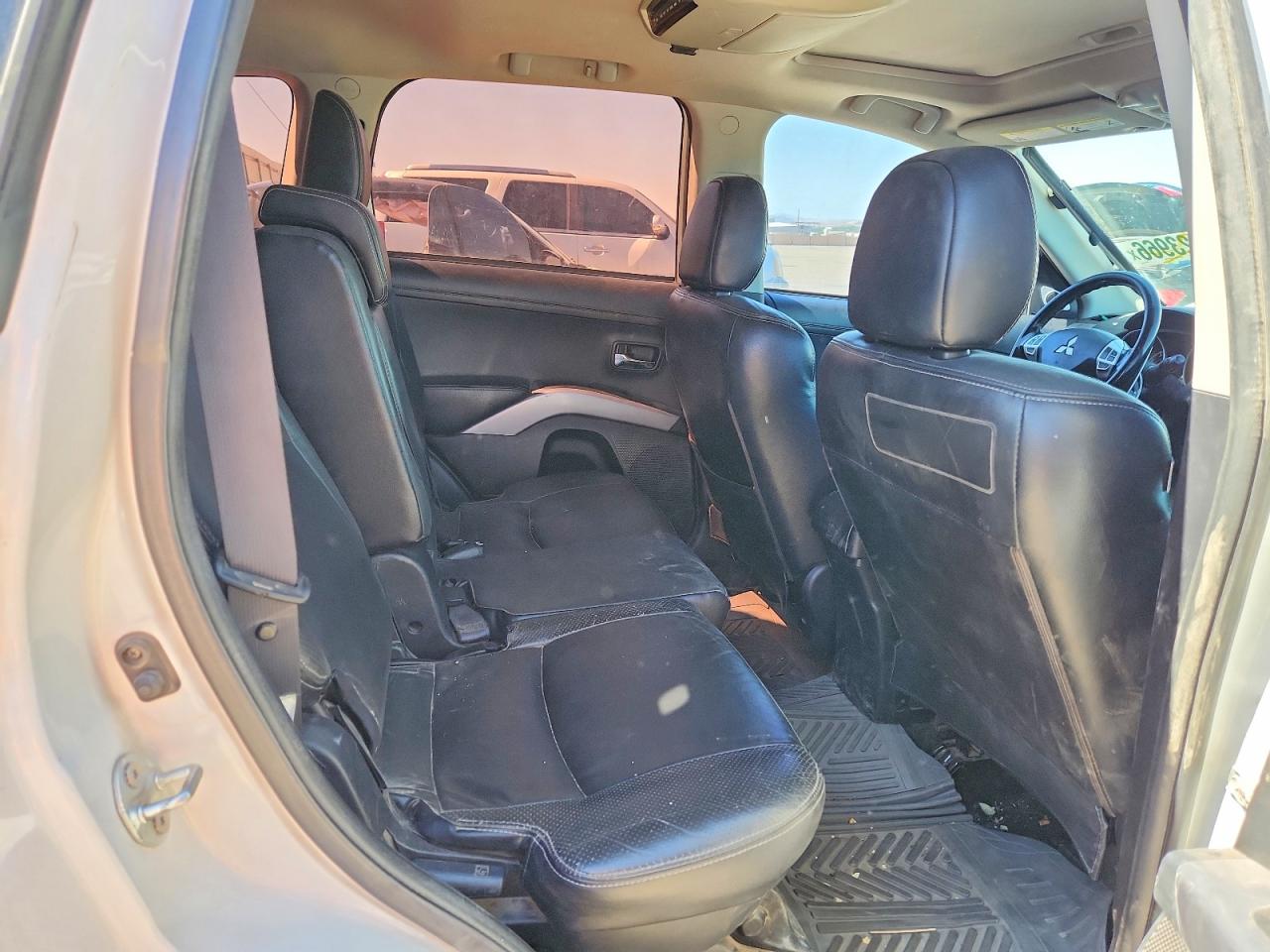 2011 Mitsubishi Outlander Gt White vin: JA4JT5AX4BU007625