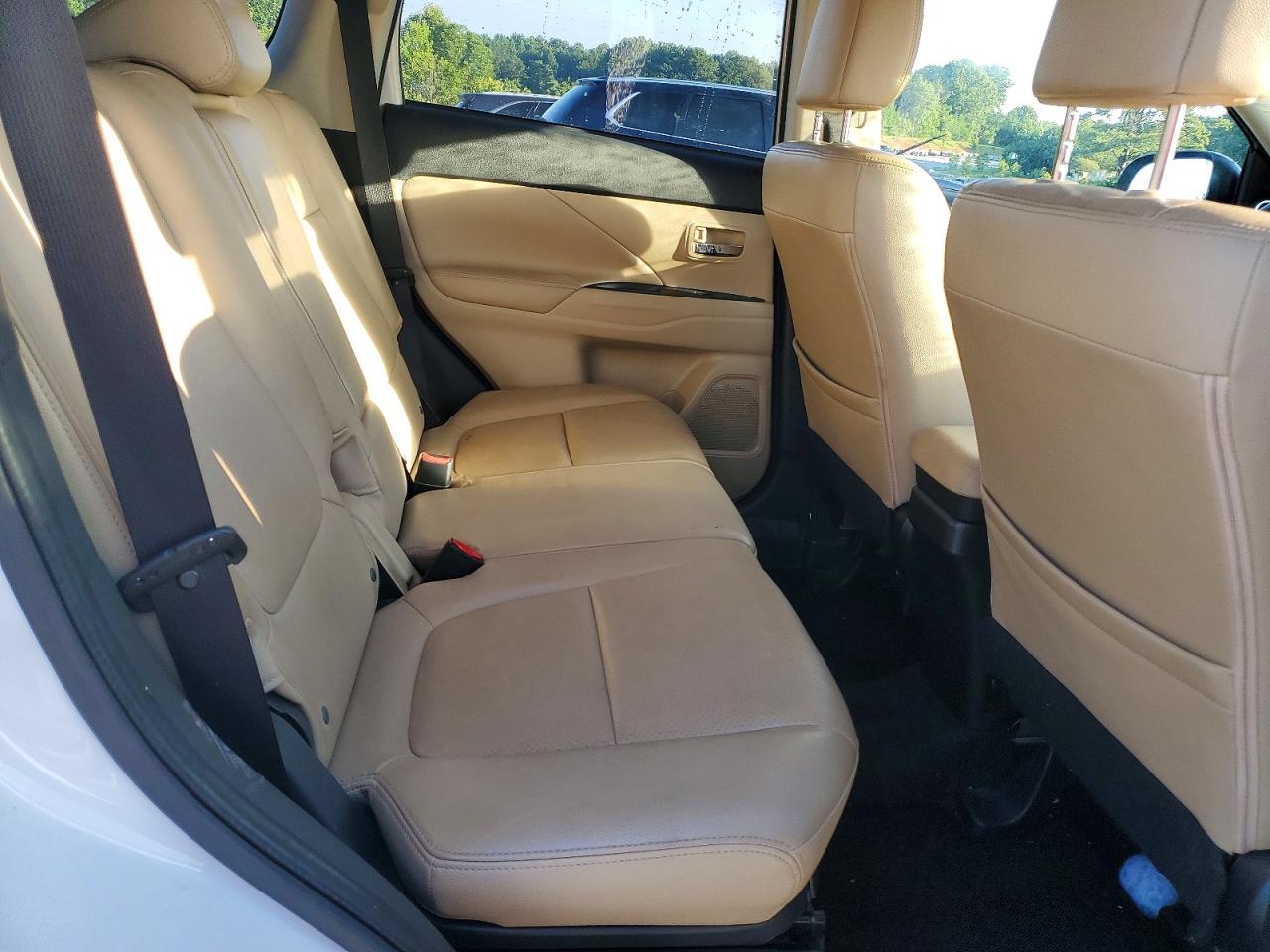 2014 Mitsubishi Outlander Gt White vin: JA4JZ4AX0EZ001594