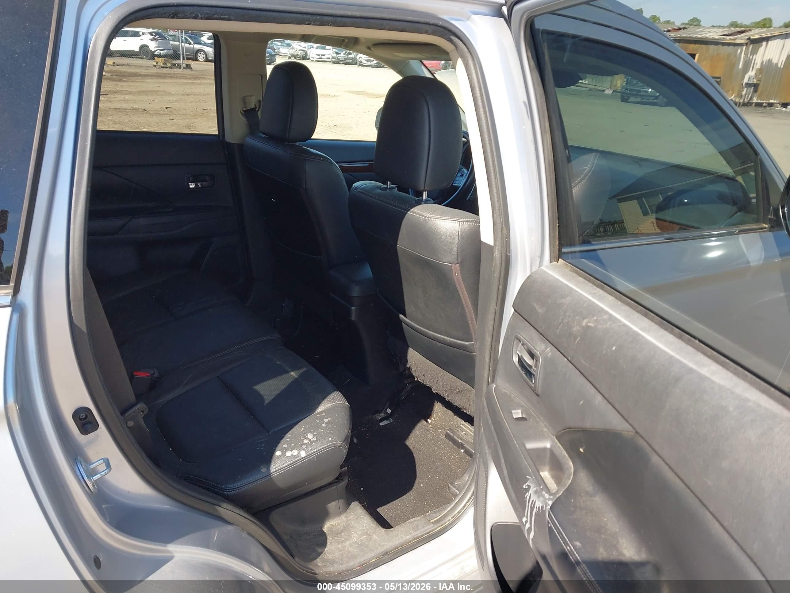 2014 Mitsubishi Outlander Gt Silver vin: JA4JZ4AX1EZ003015