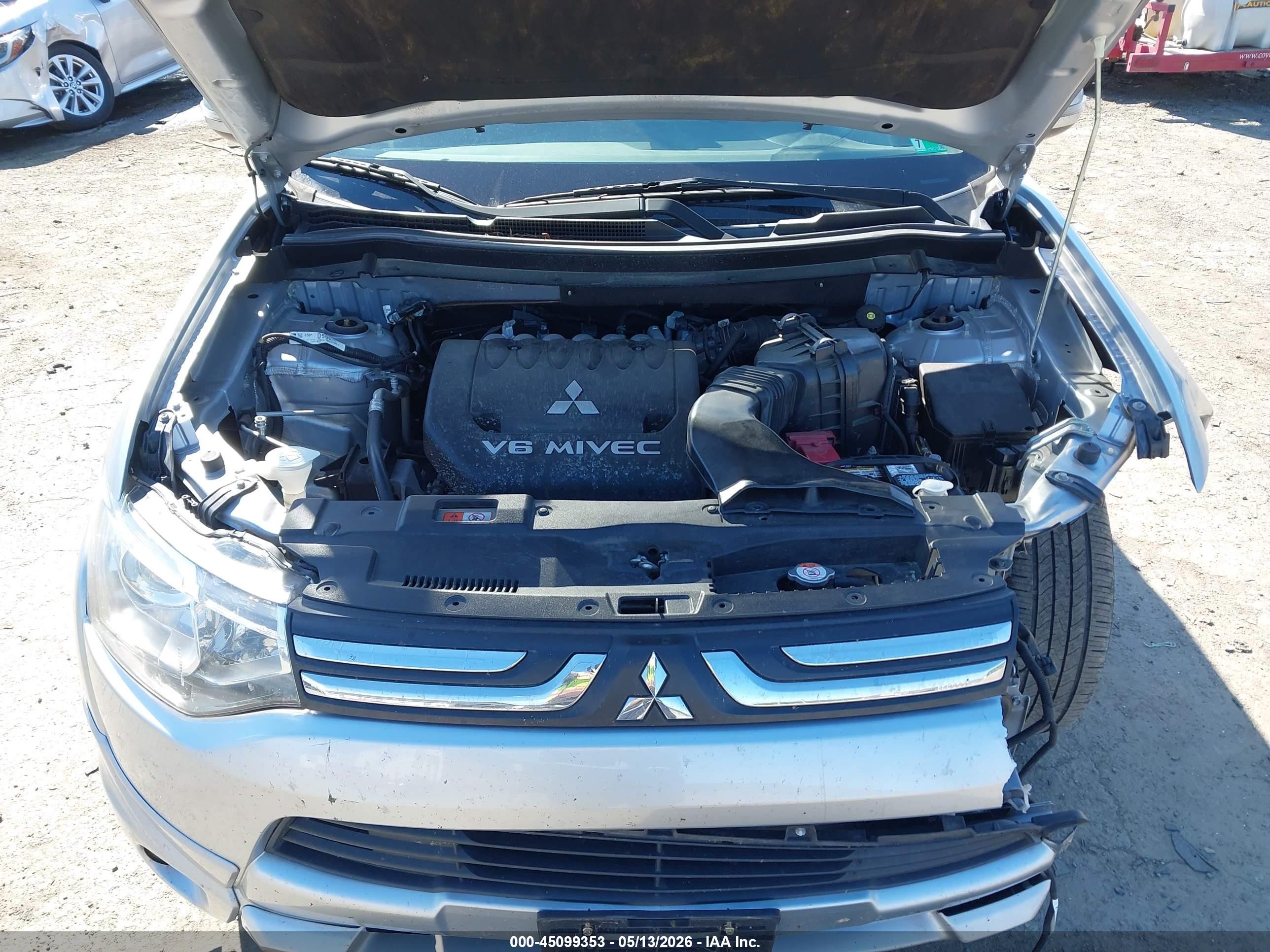2014 Mitsubishi Outlander Gt Silver vin: JA4JZ4AX1EZ003015