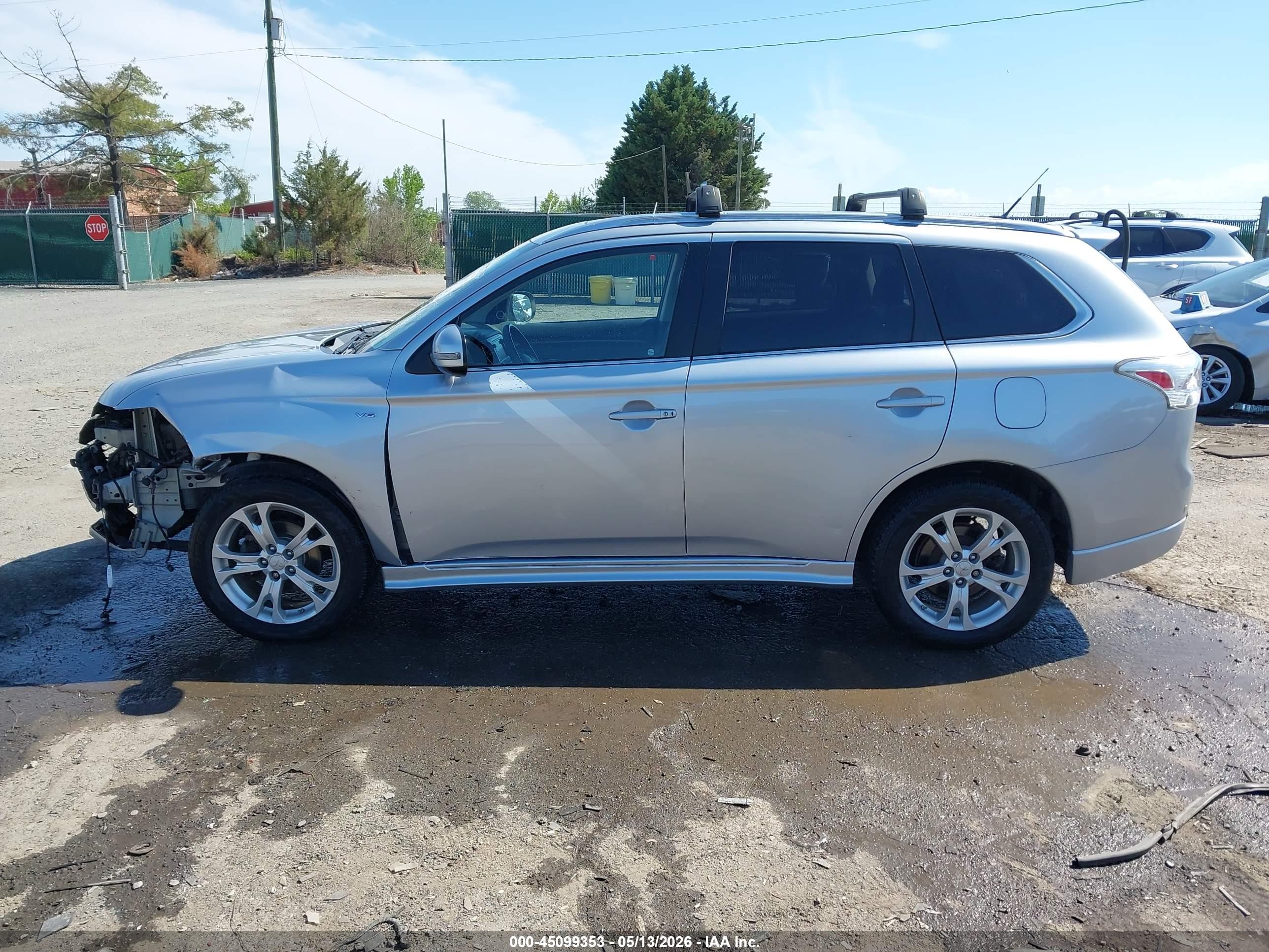 2014 Mitsubishi Outlander Gt Silver vin: JA4JZ4AX1EZ003015