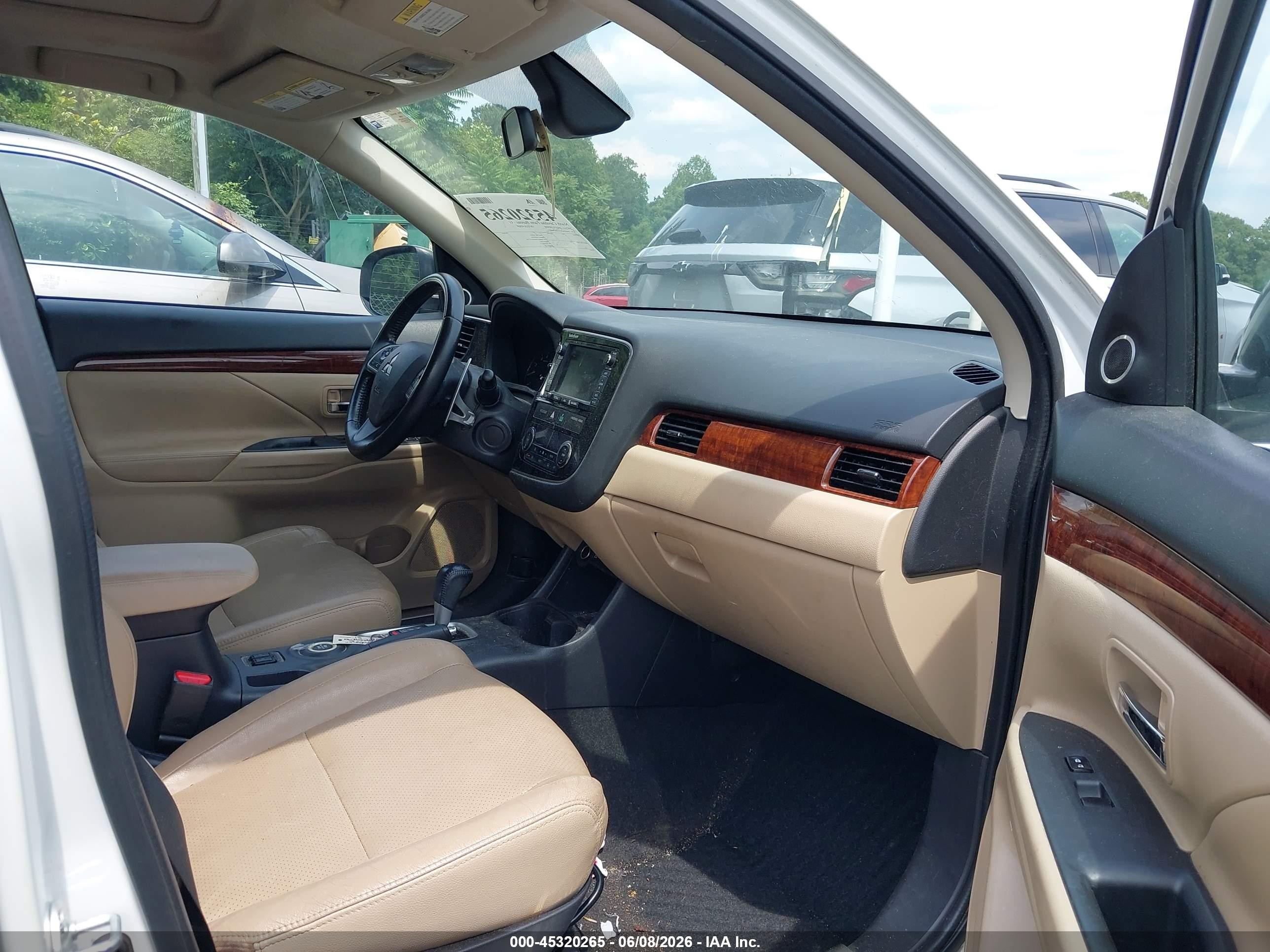 2015 Mitsubishi Outlander Gt White vin: JA4JZ4AX1FZ007065