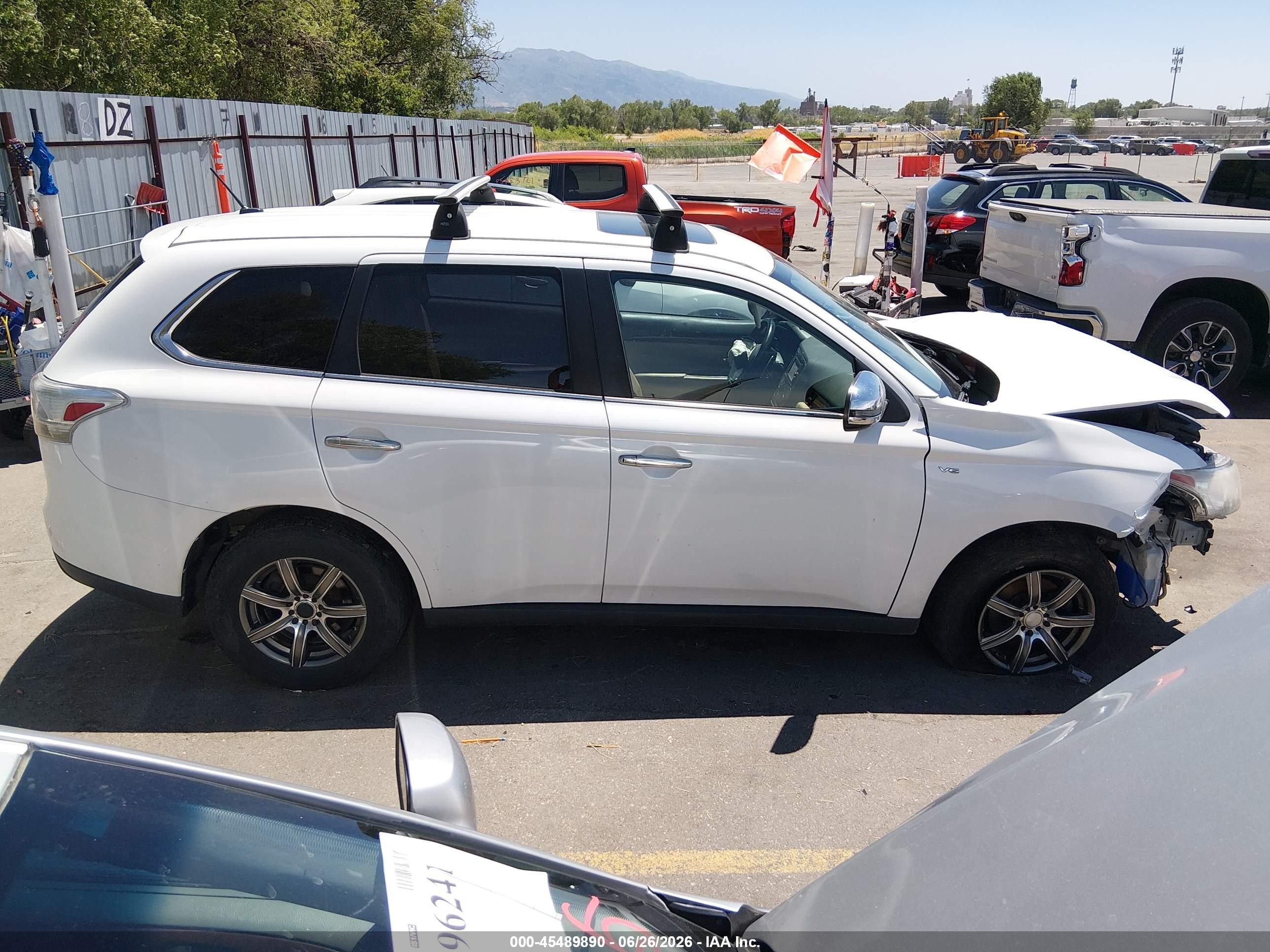 2014 Mitsubishi Outlander Gt White vin: JA4JZ4AX3EZ001766