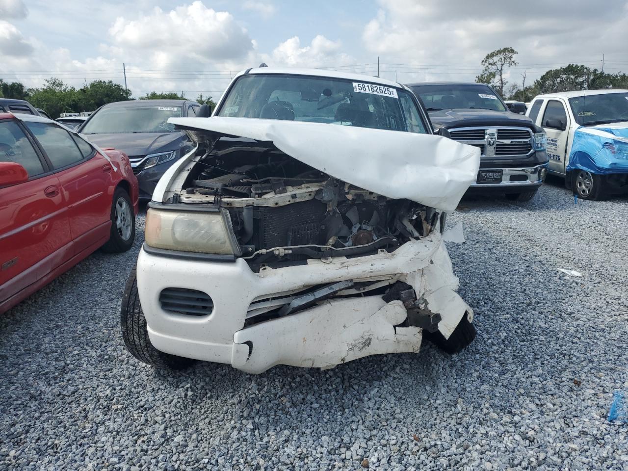 2002 Mitsubishi Montero Sport White vin: JA4LS21G02J018648