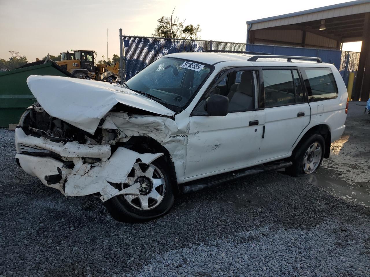 2002 Mitsubishi Montero Sport White vin: JA4LS21G02J018648