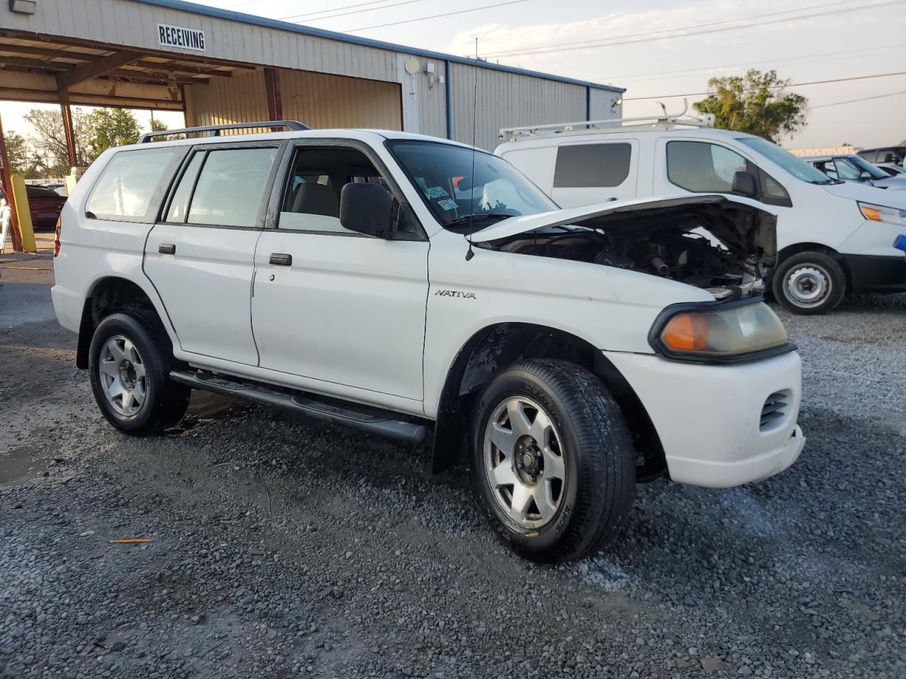 2002 Mitsubishi Montero Sport White vin: JA4LS21G02J018648