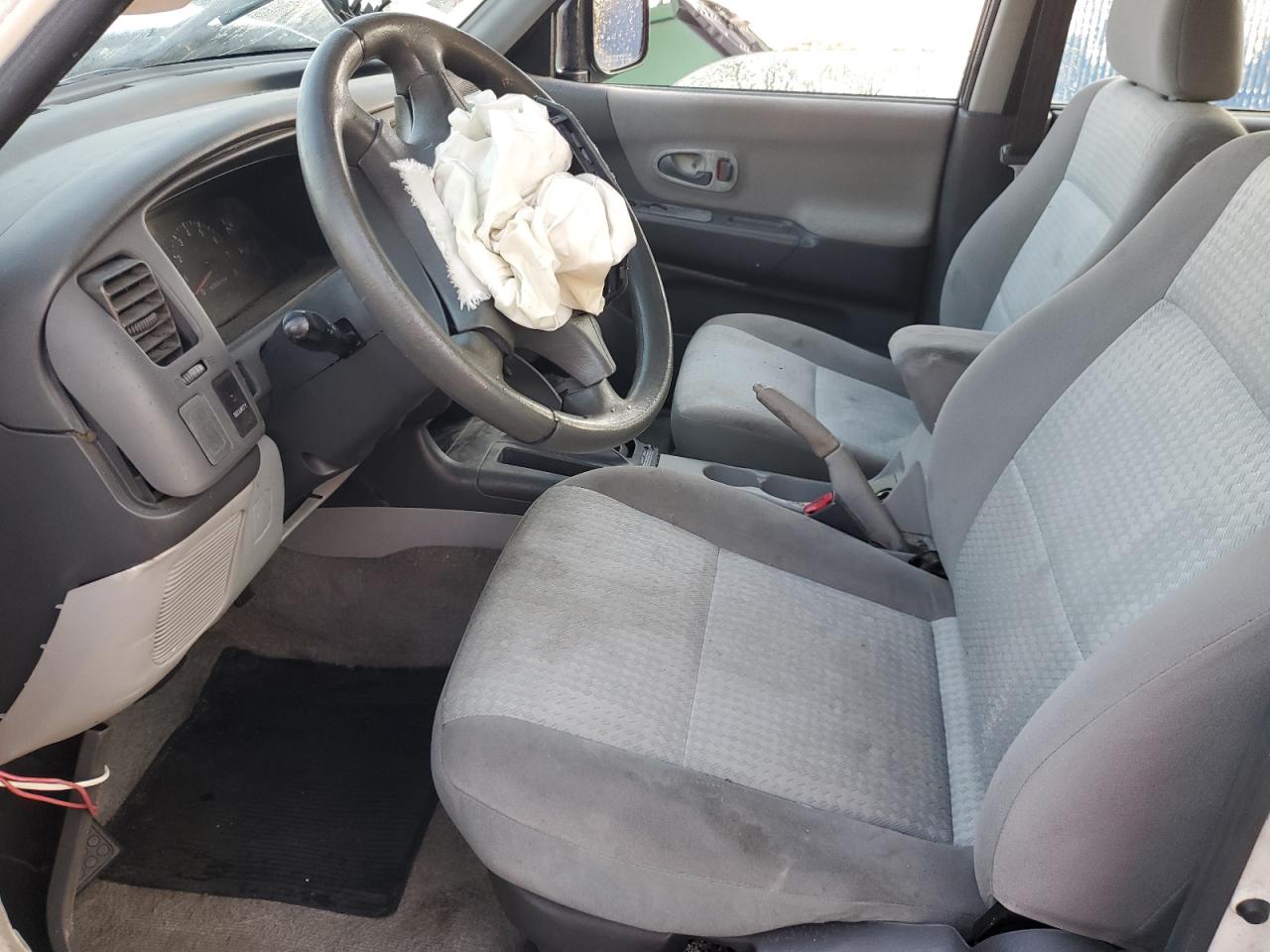 2002 Mitsubishi Montero Sport White vin: JA4LS21G02J018648