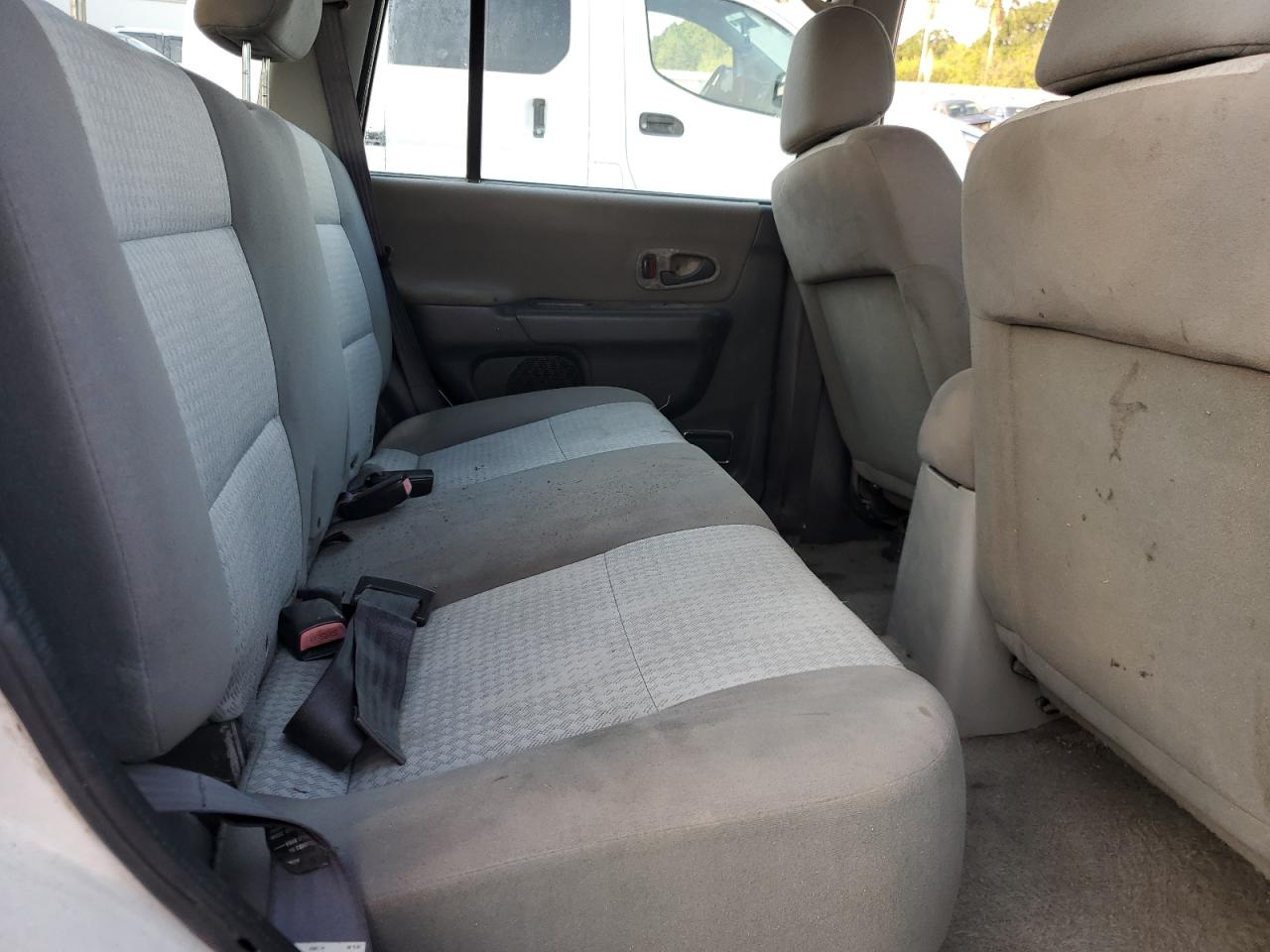 2002 Mitsubishi Montero Sport White vin: JA4LS21G02J018648