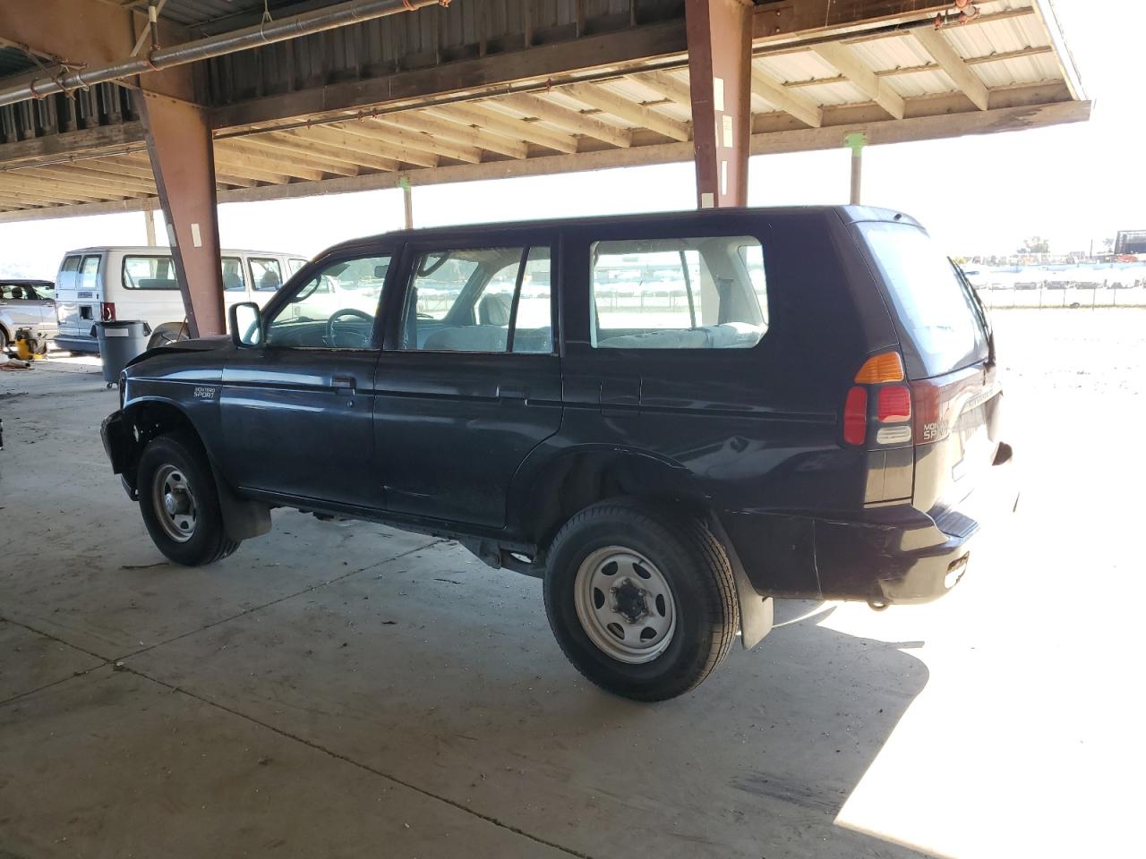 2000 Mitsubishi Montero Sport Es Black vin: JA4LS21H0YP017983