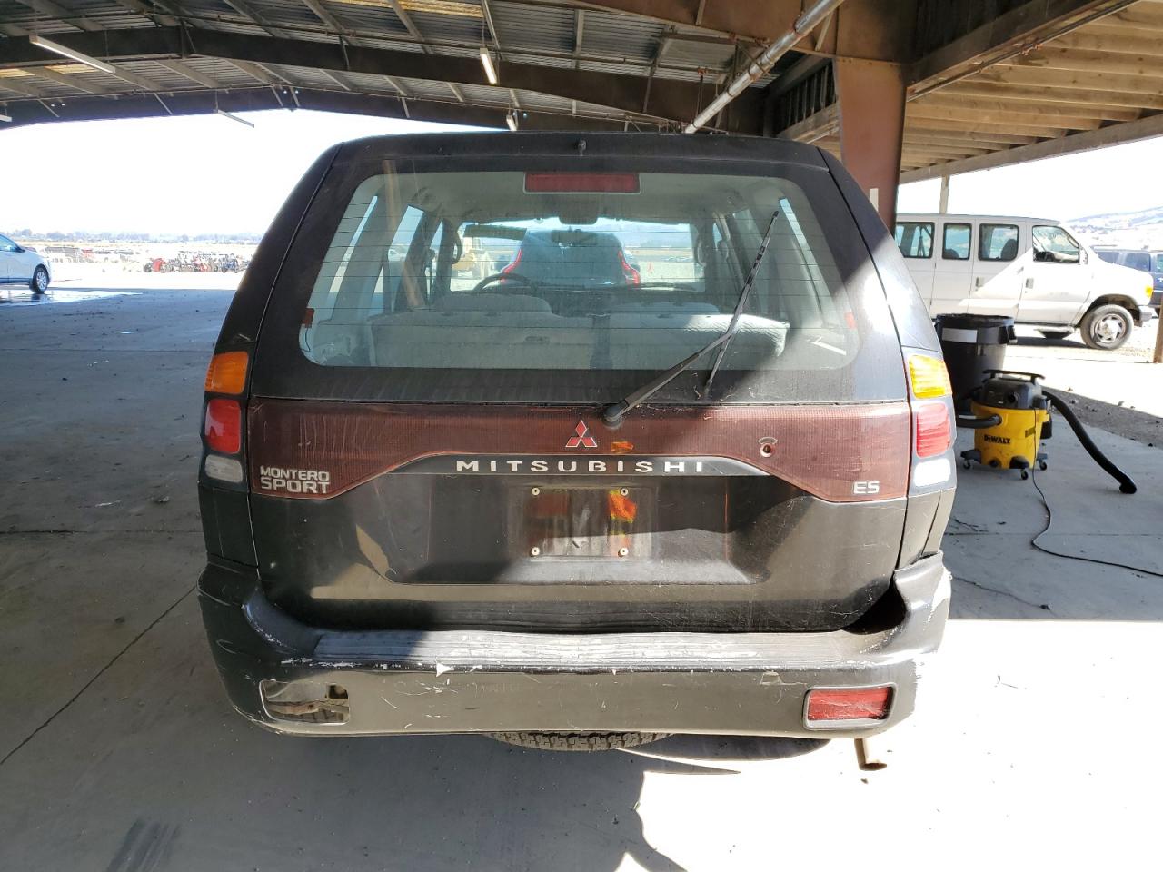 2000 Mitsubishi Montero Sport Es Black vin: JA4LS21H0YP017983
