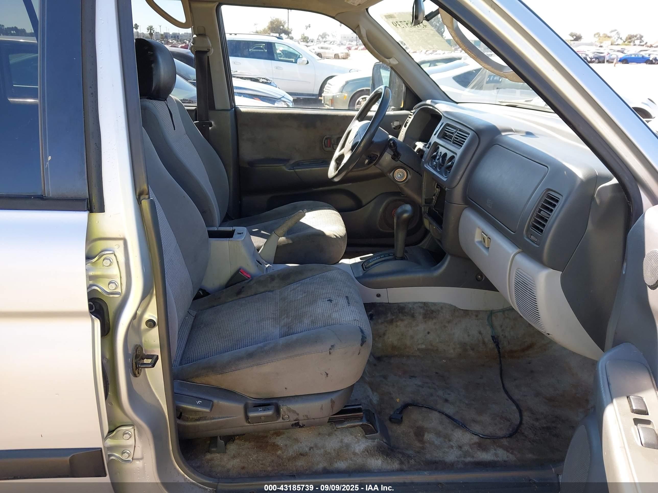 2002 Mitsubishi Montero Sport Es/ls Silver vin: JA4LS21H82J008328
