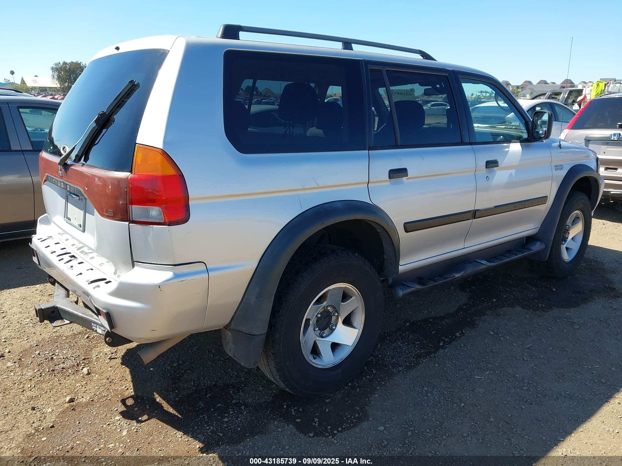 2002 Mitsubishi Montero Sport Es/ls Silver vin: JA4LS21H82J008328