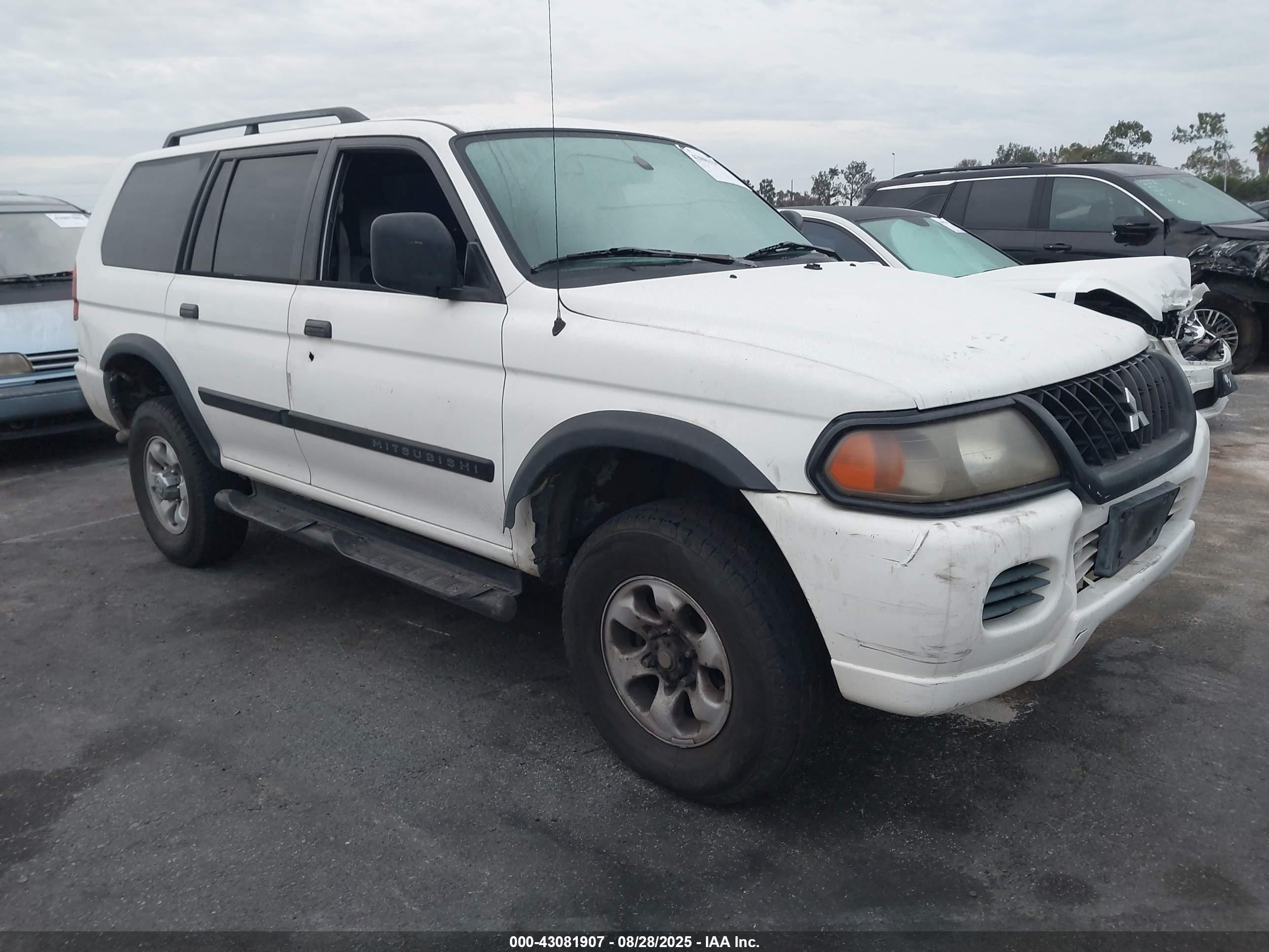 2002 Mitsubishi Montero Sport Es/ls White vin: JA4LS21H82J048585