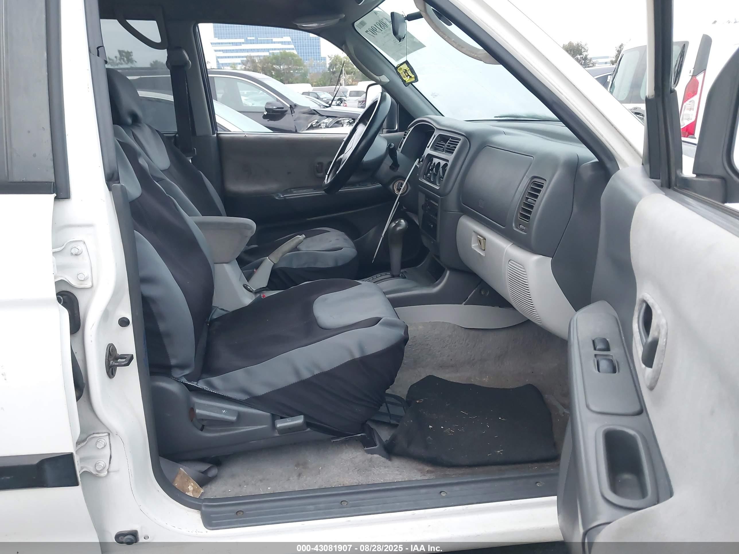 2002 Mitsubishi Montero Sport Es/ls White vin: JA4LS21H82J048585