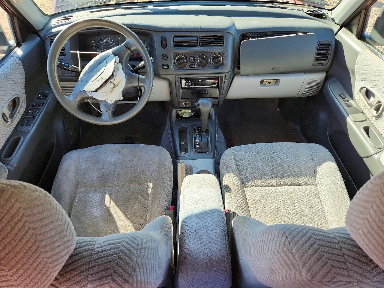 2000 Mitsubishi Montero Sport Es Red vin: JA4LS21HXYP046732