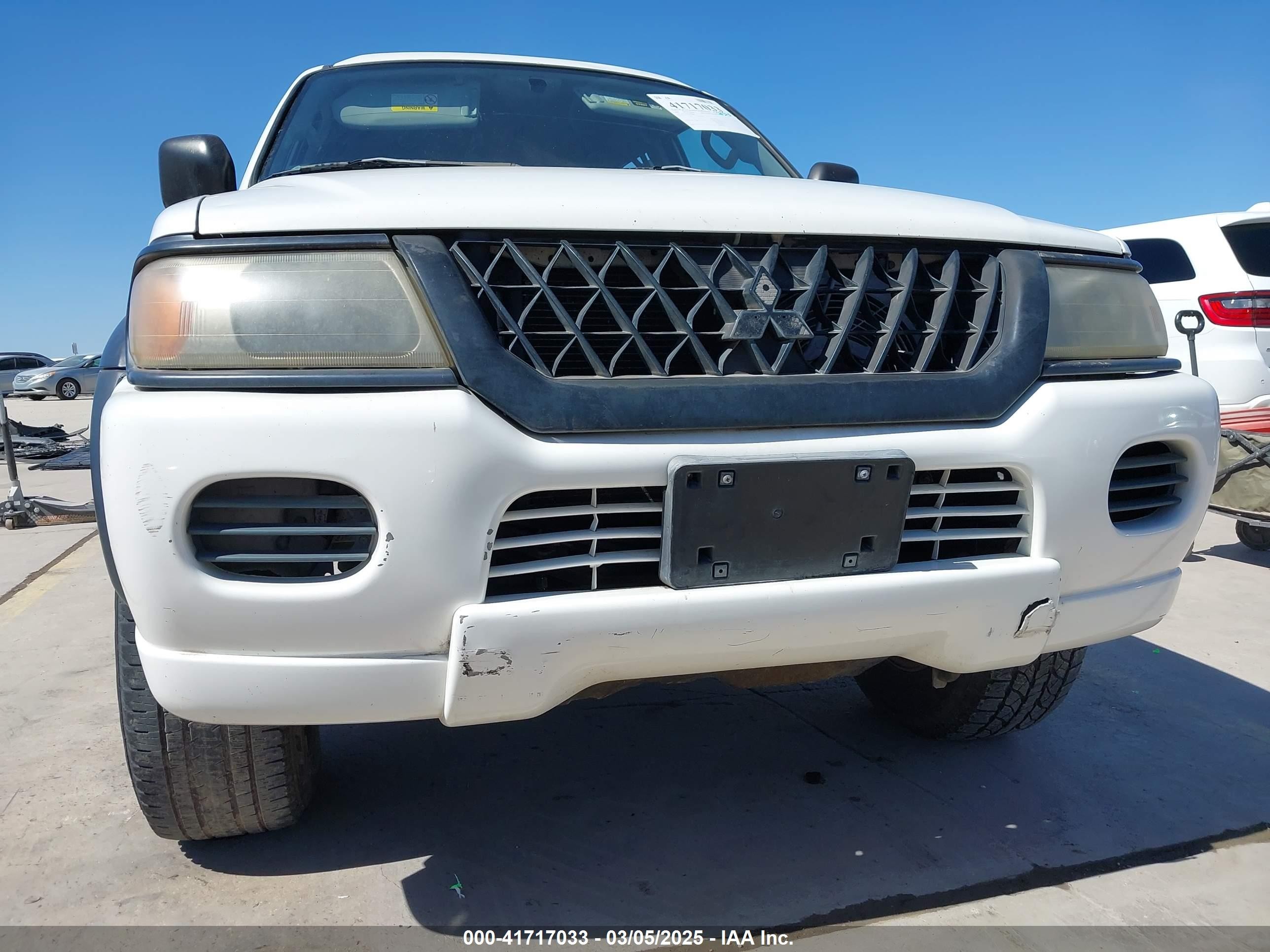 2004 Mitsubishi Montero Sport Ls White vin: JA4LS21R14J004889