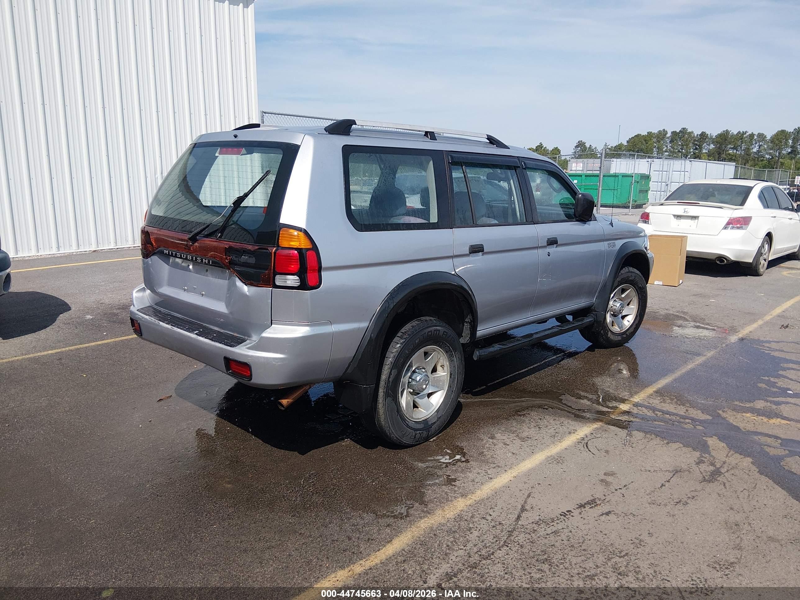 2004 Mitsubishi Montero Sport Ls Silver vin: JA4LS21R24J002570