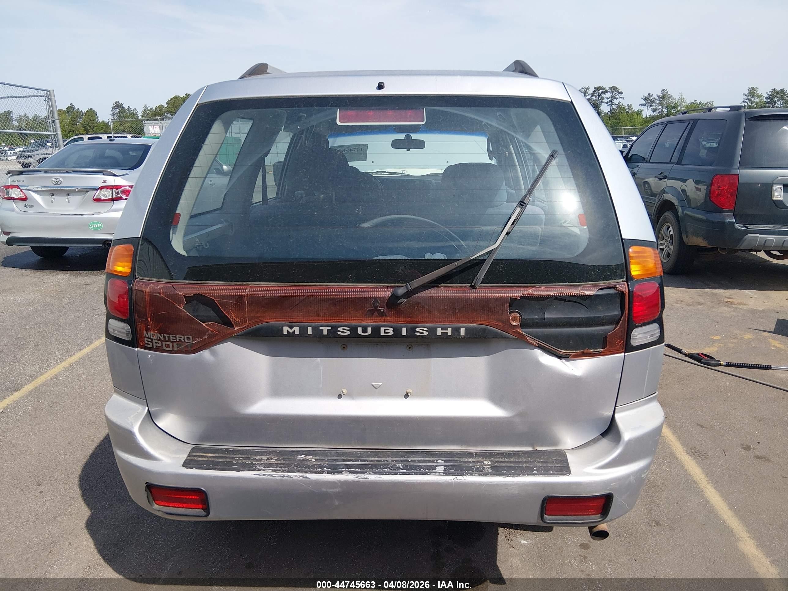 2004 Mitsubishi Montero Sport Ls Silver vin: JA4LS21R24J002570