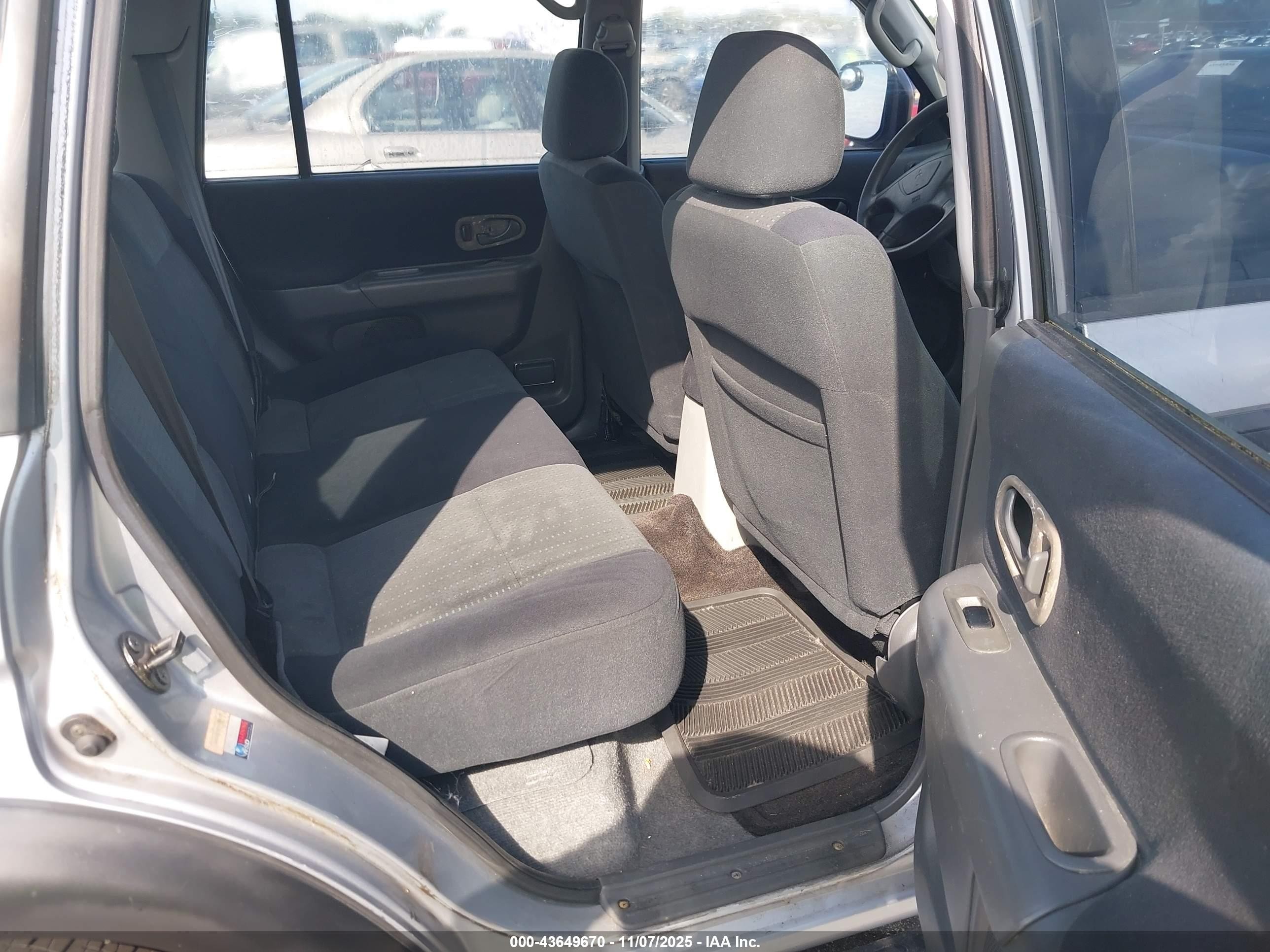 2004 Mitsubishi Montero Sport Ls Silver vin: JA4LS21R34J006191