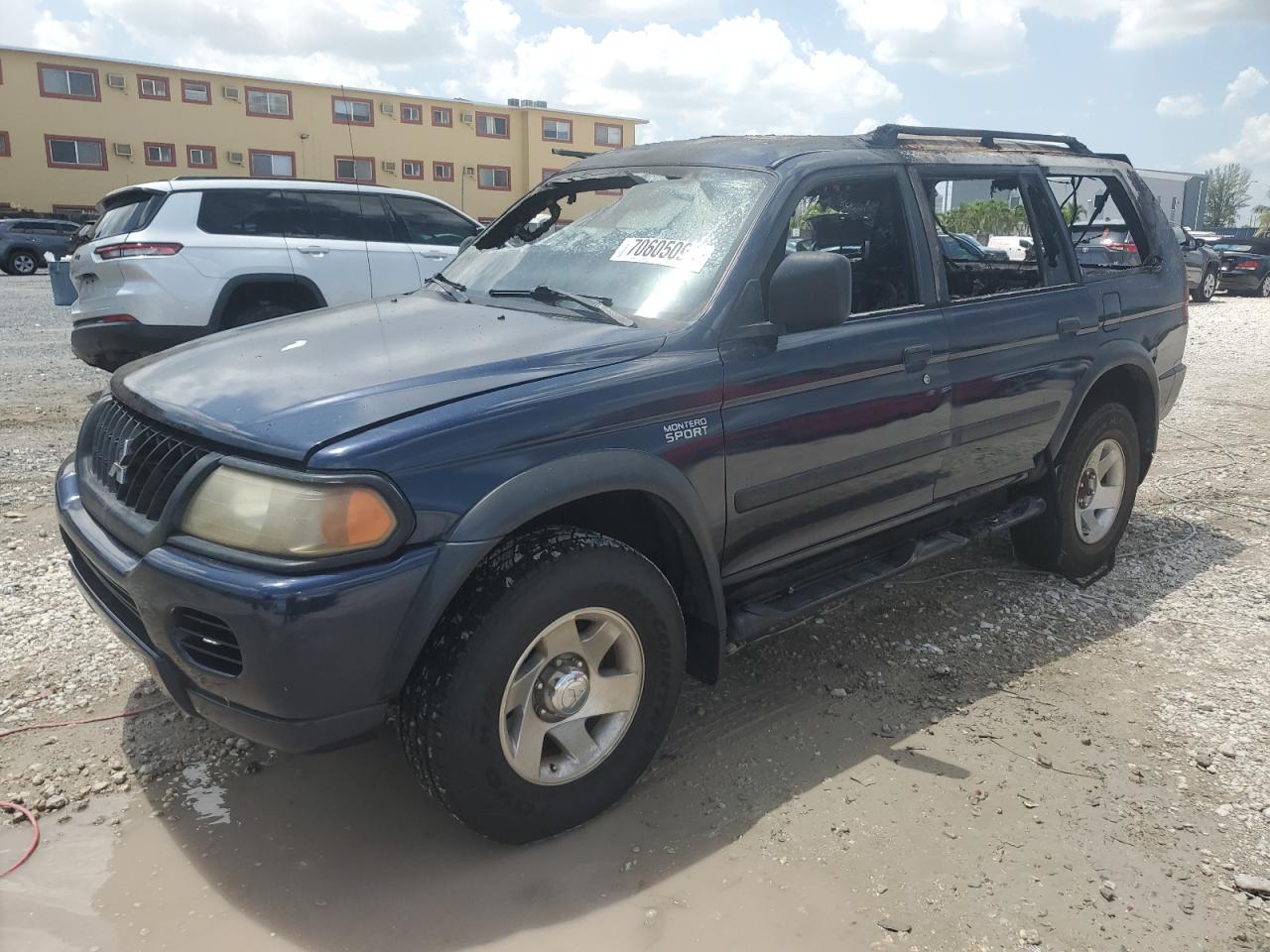 2004 Mitsubishi Montero Sport Es Blue vin: JA4LS21R64J004922