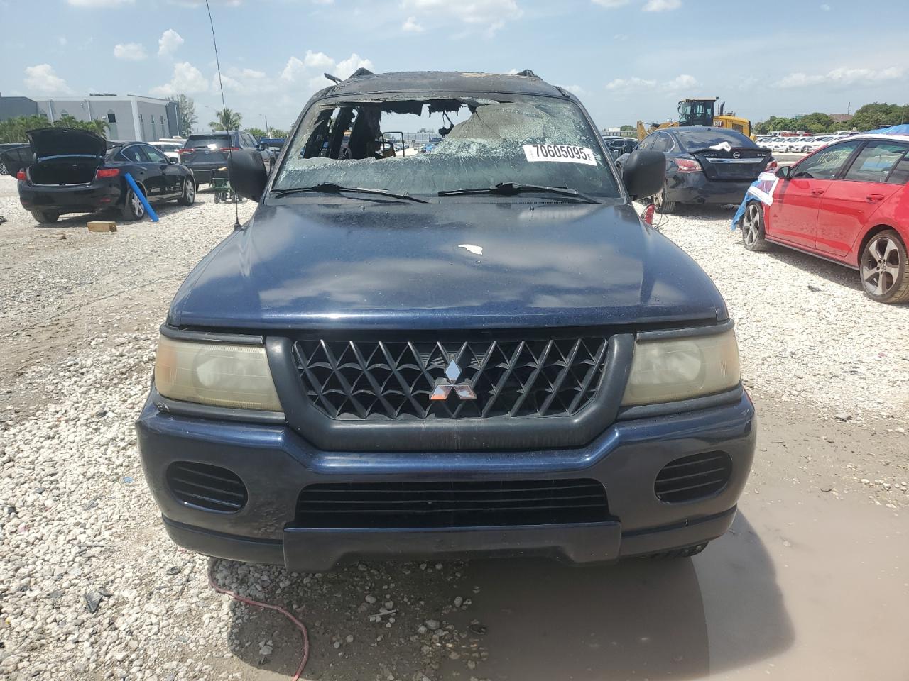 2004 Mitsubishi Montero Sport Es Blue vin: JA4LS21R64J004922