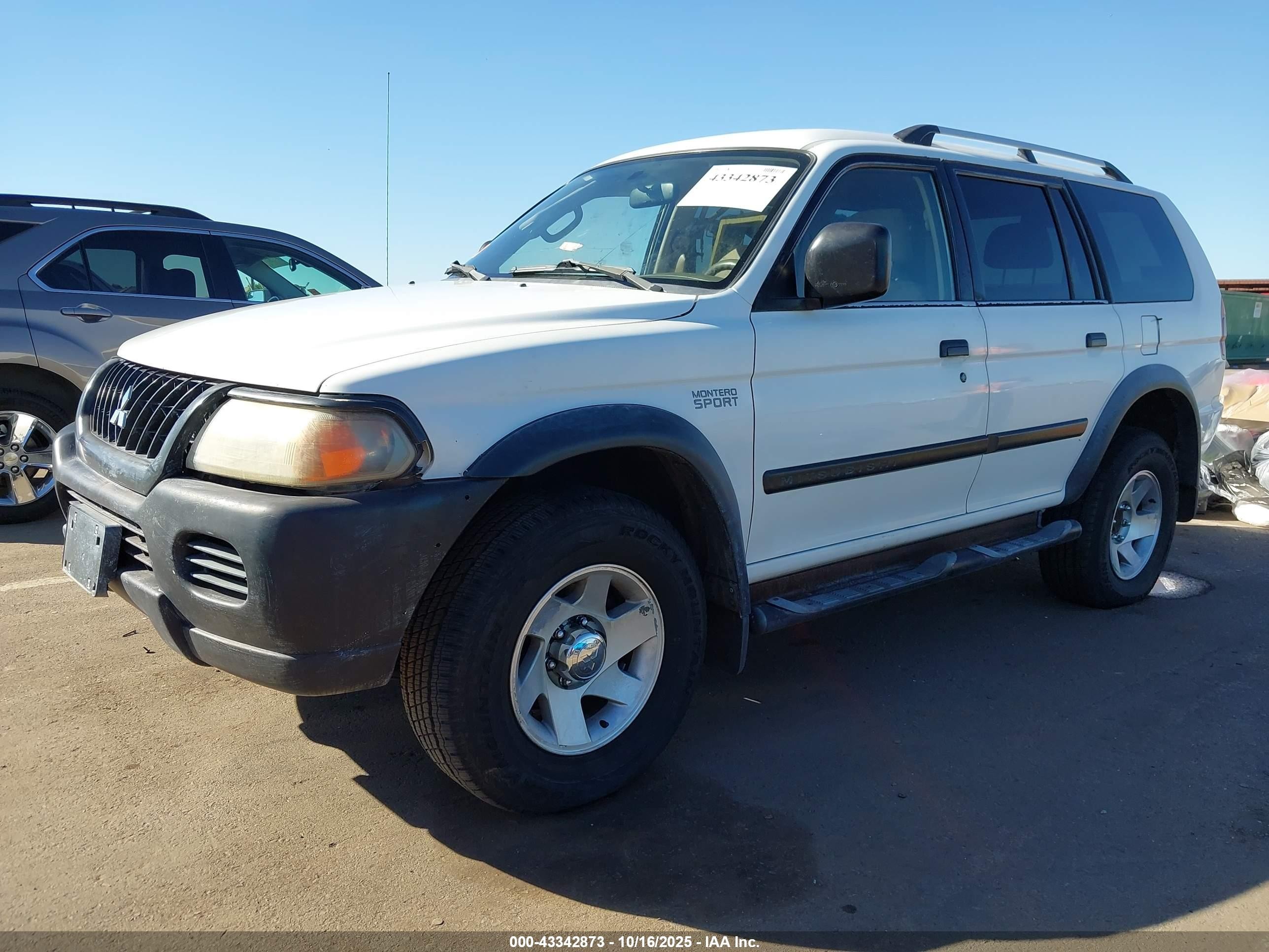 2004 Mitsubishi Montero Sport Ls Белый vin: JA4LS21R74J004749