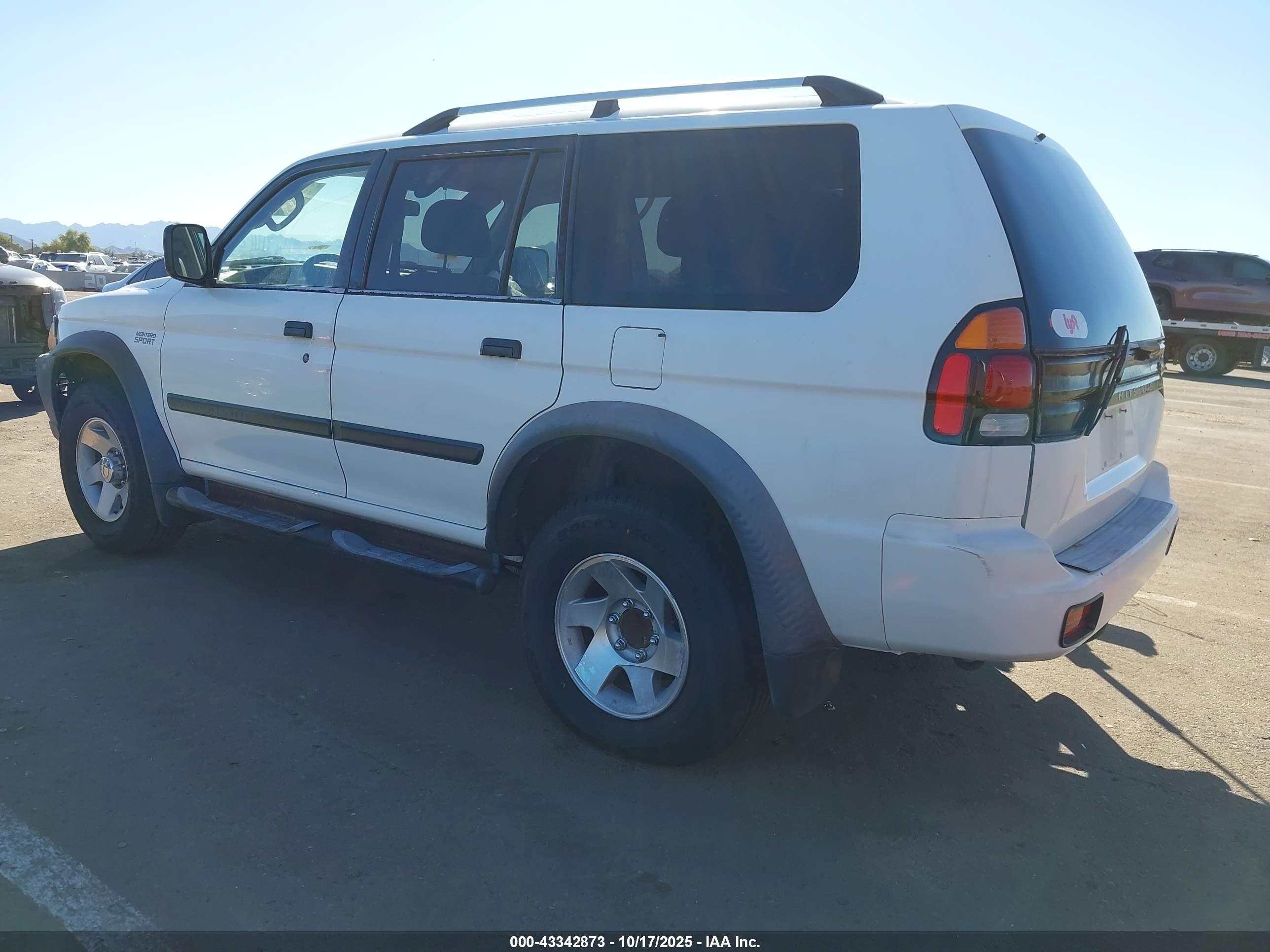 2004 Mitsubishi Montero Sport Ls Белый vin: JA4LS21R74J004749