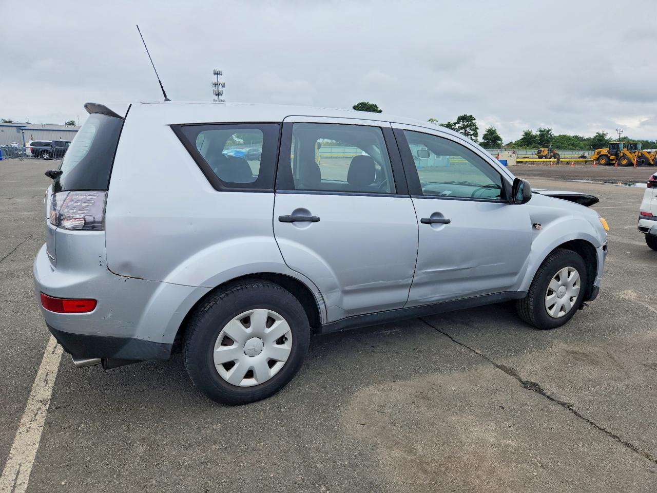 2008 Mitsubishi Outlander Es Silver vin: JA4LS21W18Z016005