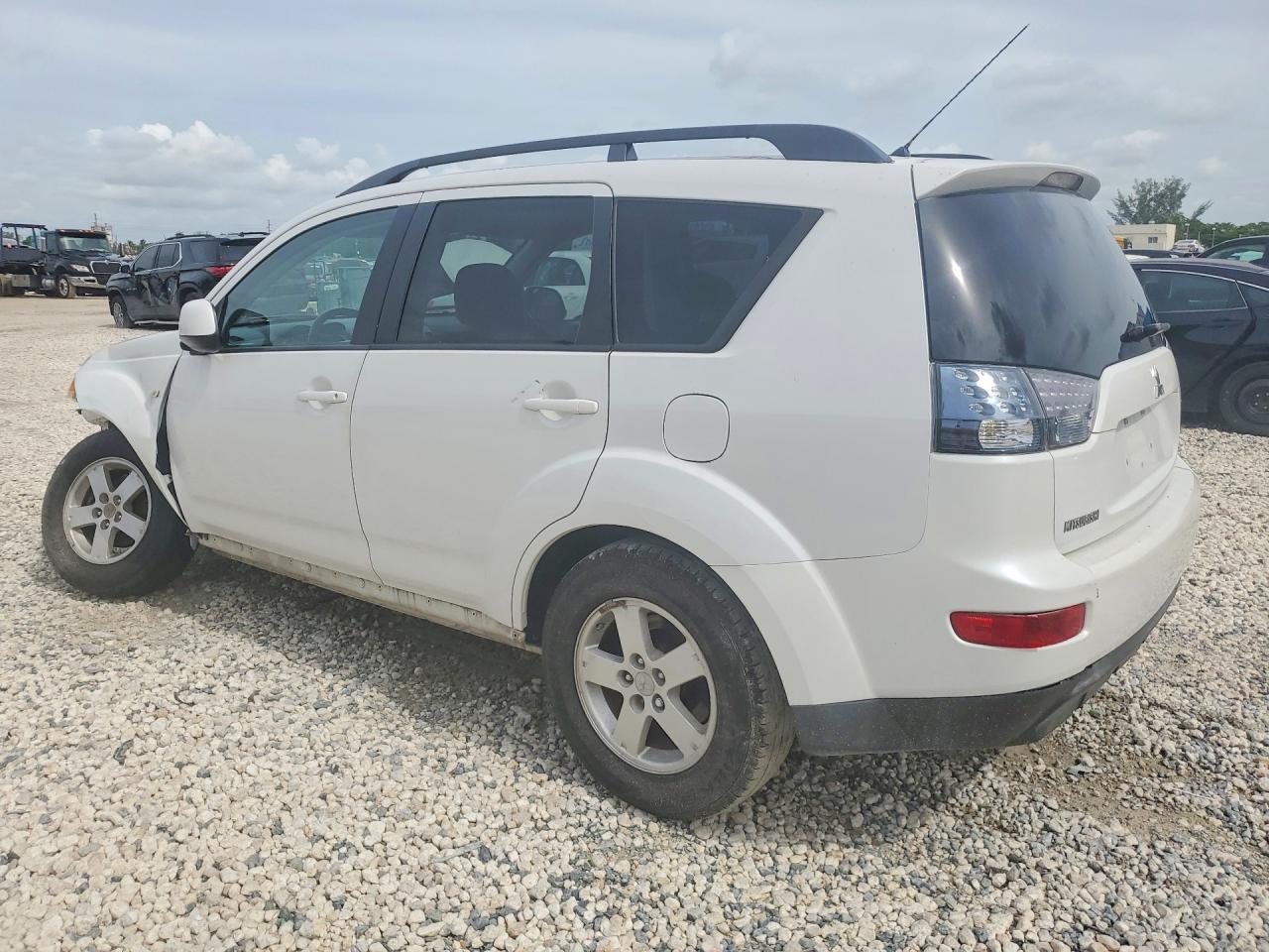 2009 Mitsubishi Outlander Es White vin: JA4LS21W49Z011186