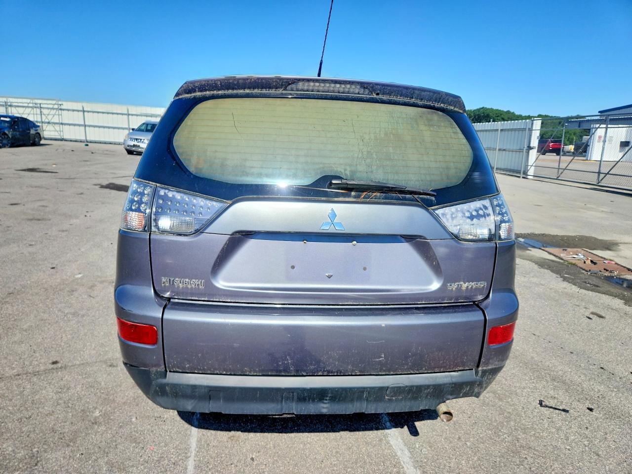 2009 Mitsubishi Outlander Es Gray vin: JA4LS21W59Z001816