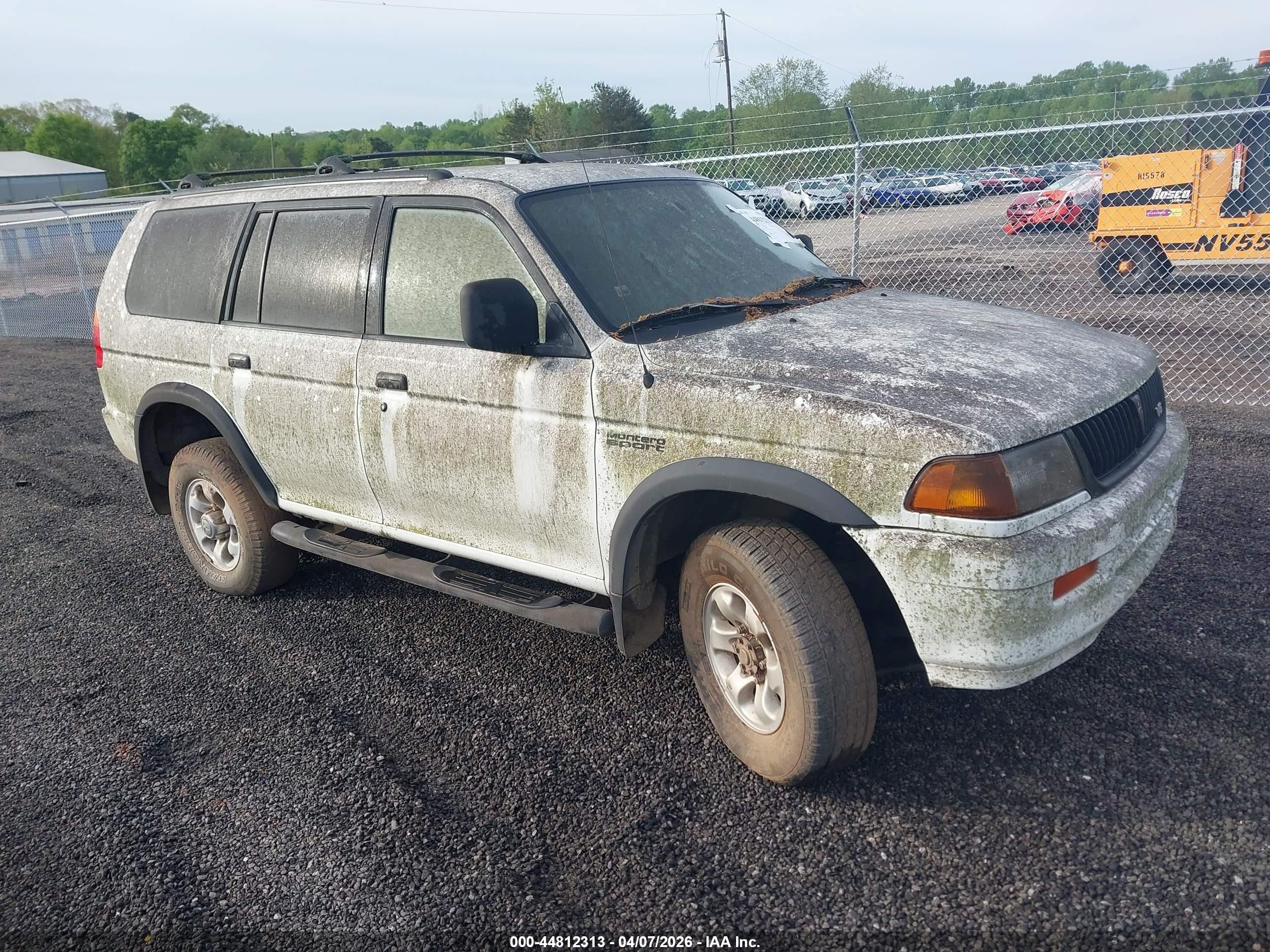 1999 Mitsubishi Montero Sport Ls/xls Белый vin: JA4LS31H0XP035517