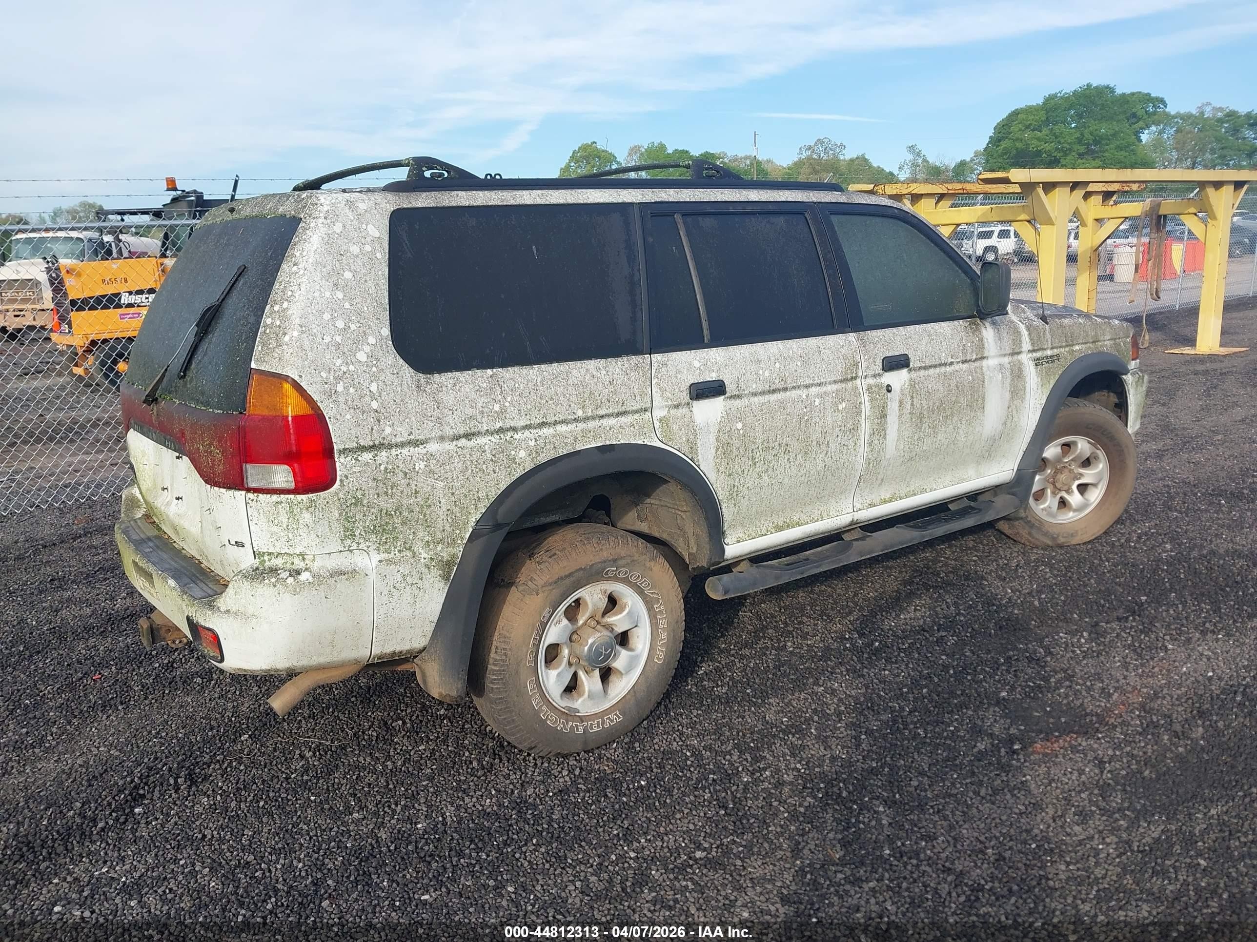 1999 Mitsubishi Montero Sport Ls/xls White vin: JA4LS31H0XP035517