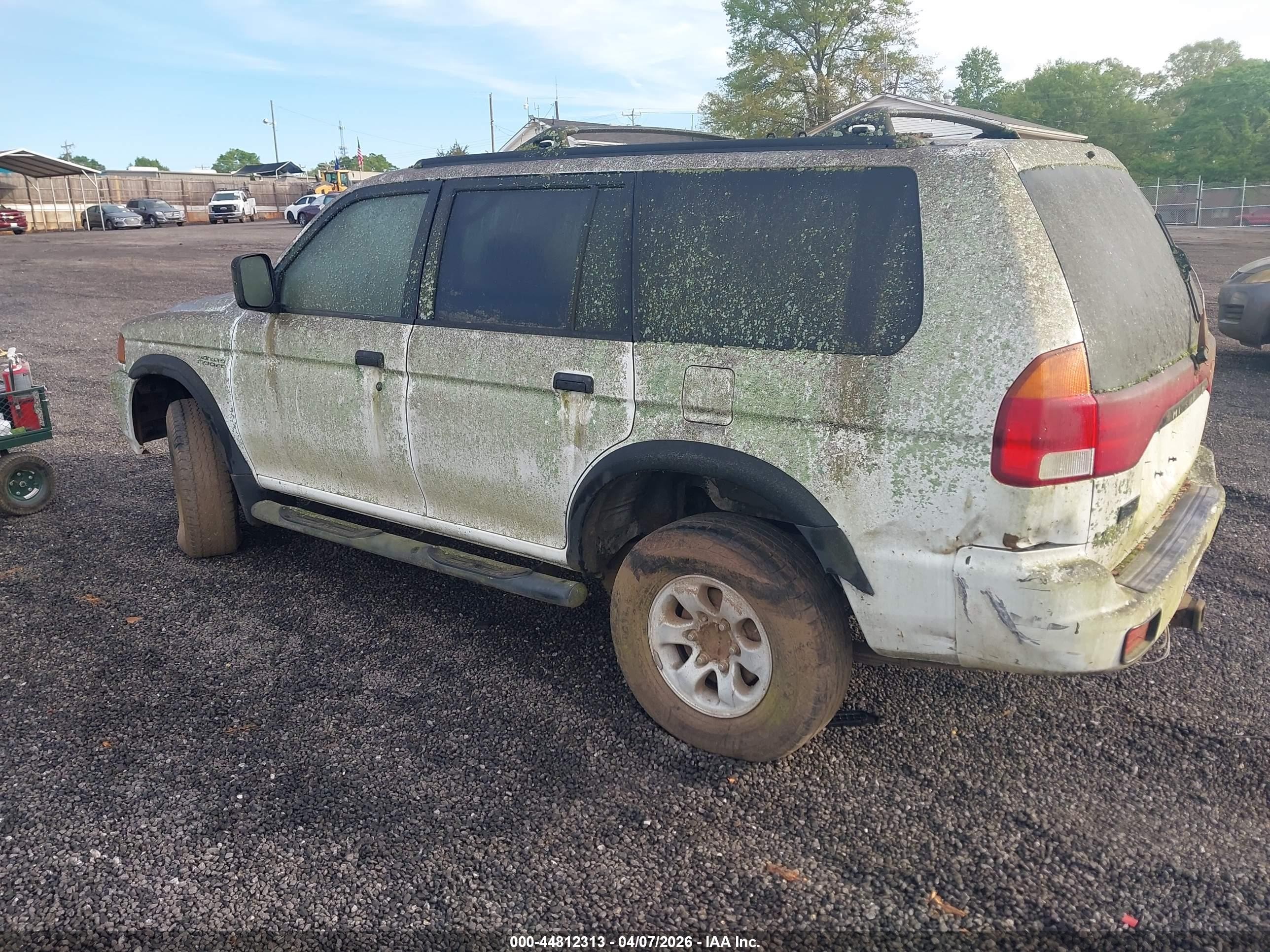 1999 Mitsubishi Montero Sport Ls/xls White vin: JA4LS31H0XP035517