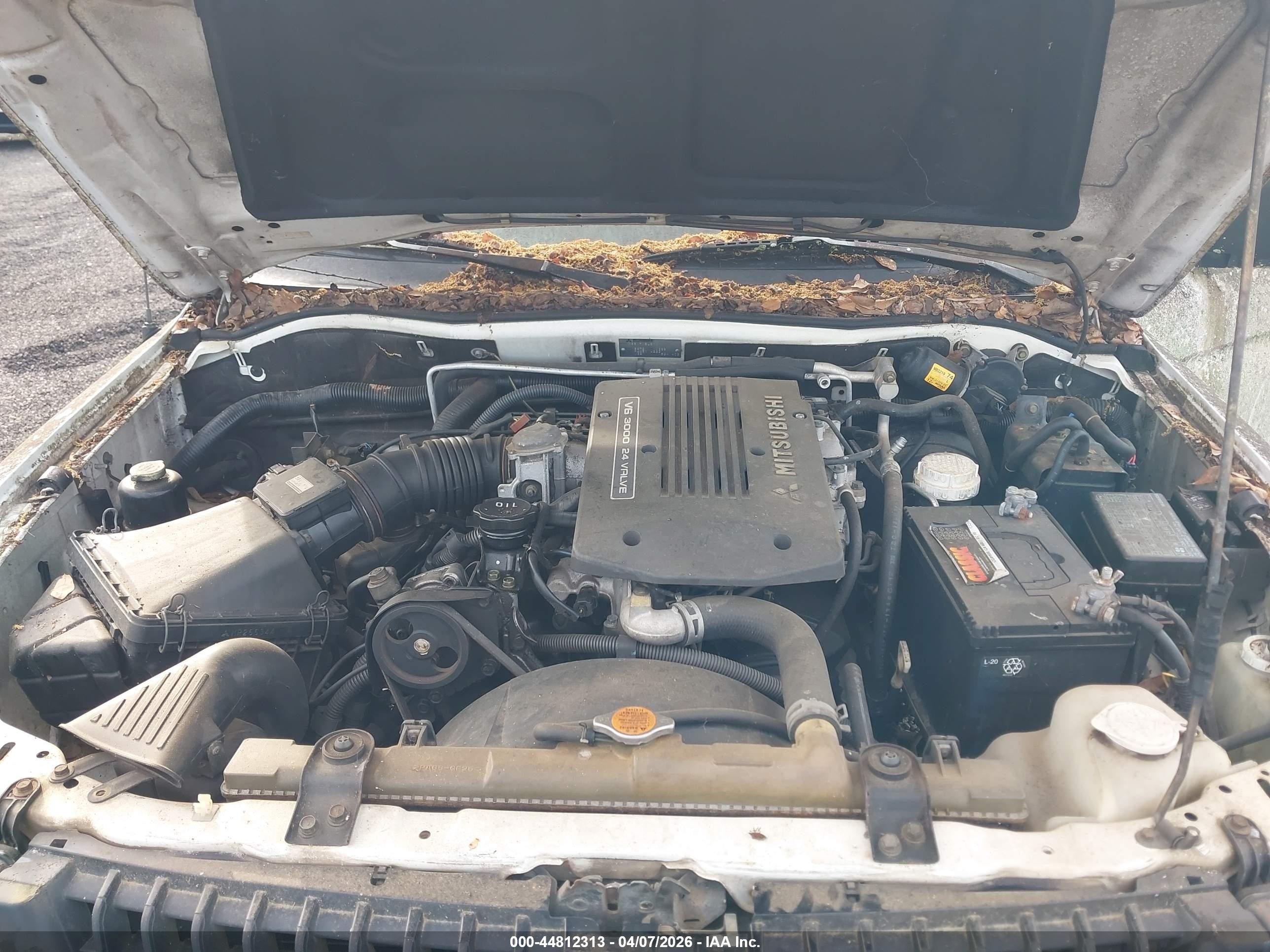 1999 Mitsubishi Montero Sport Ls/xls White vin: JA4LS31H0XP035517