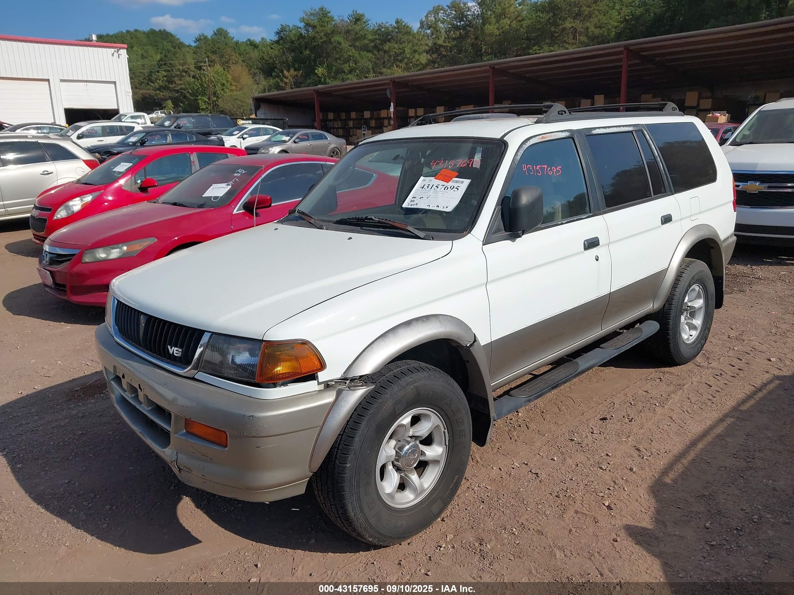1999 Mitsubishi Montero Sport Ls/xls White vin: JA4LS31H1XP028950