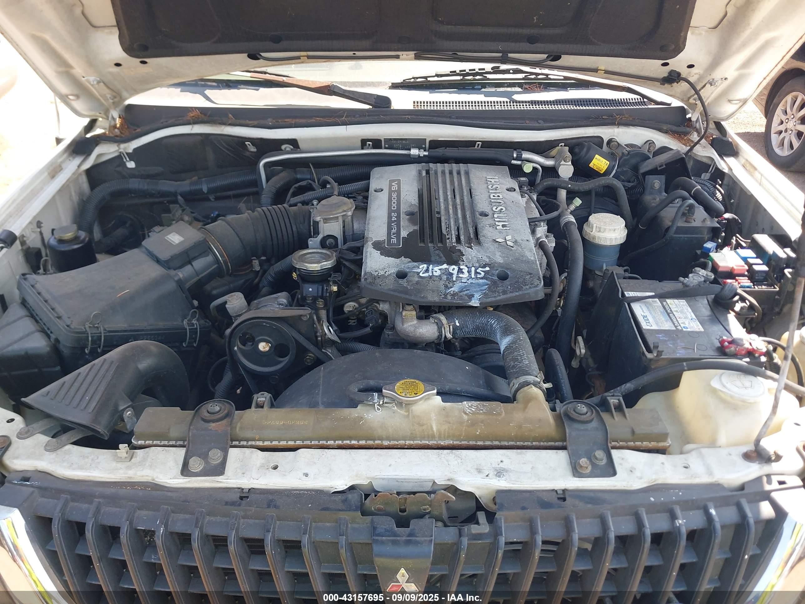 1999 Mitsubishi Montero Sport Ls/xls White vin: JA4LS31H1XP028950
