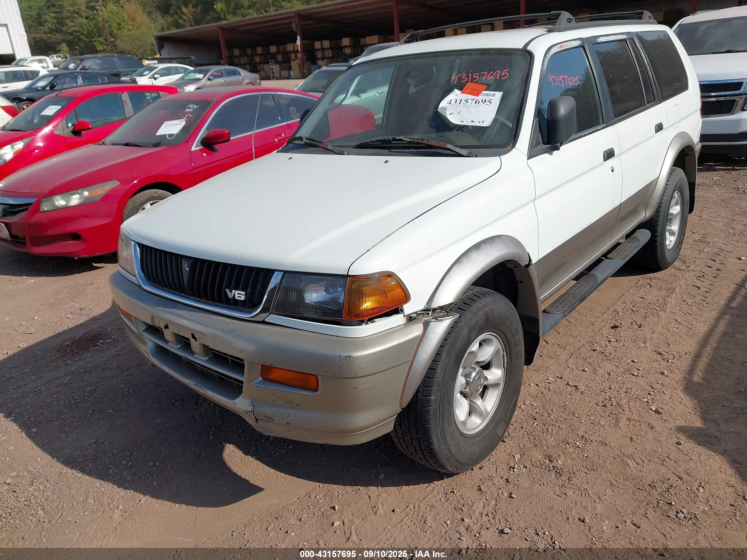 1999 Mitsubishi Montero Sport Ls/xls White vin: JA4LS31H1XP028950
