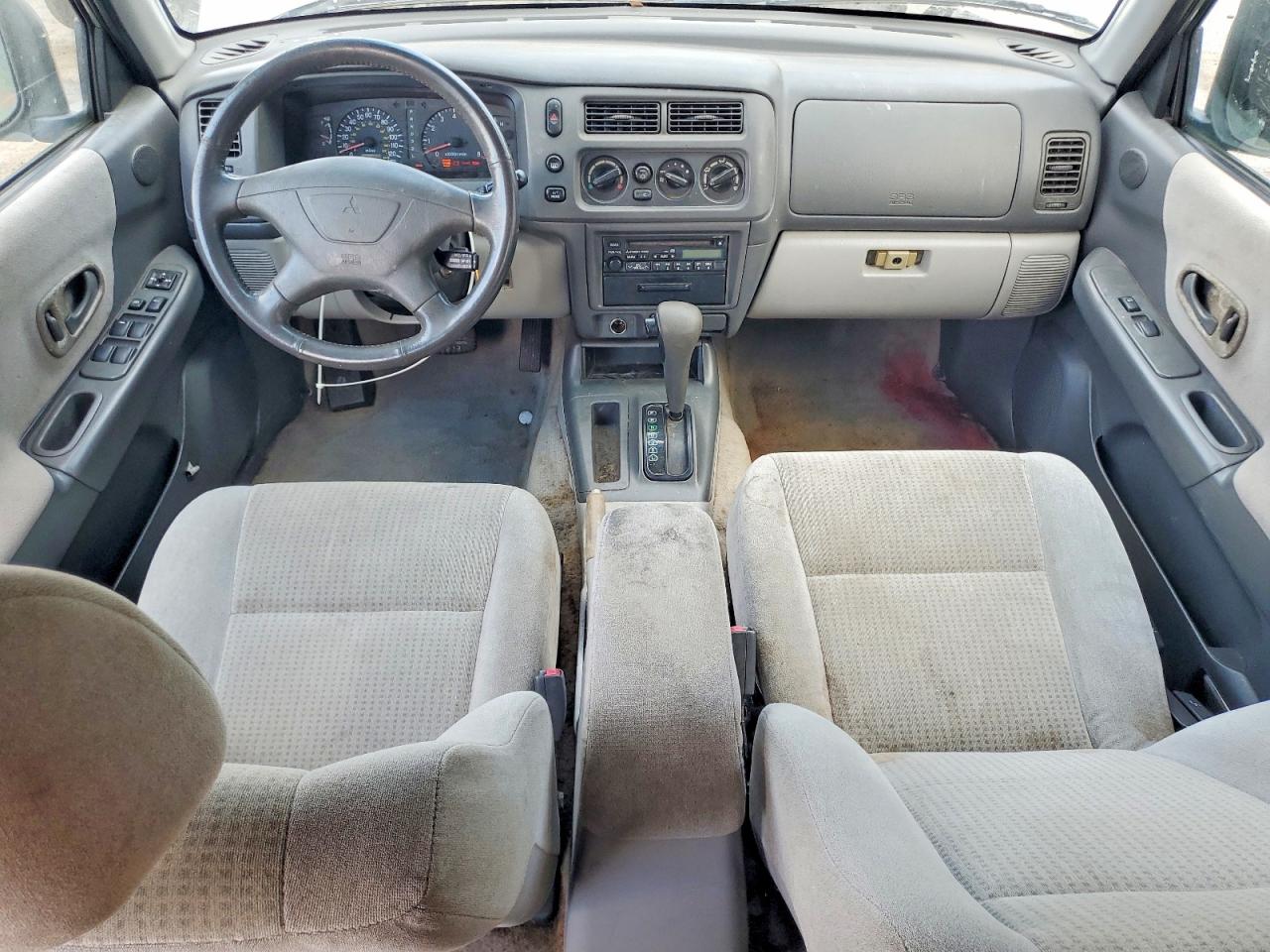 2001 Mitsubishi Montero Sport Xls Silver vin: JA4LS31H21P058711