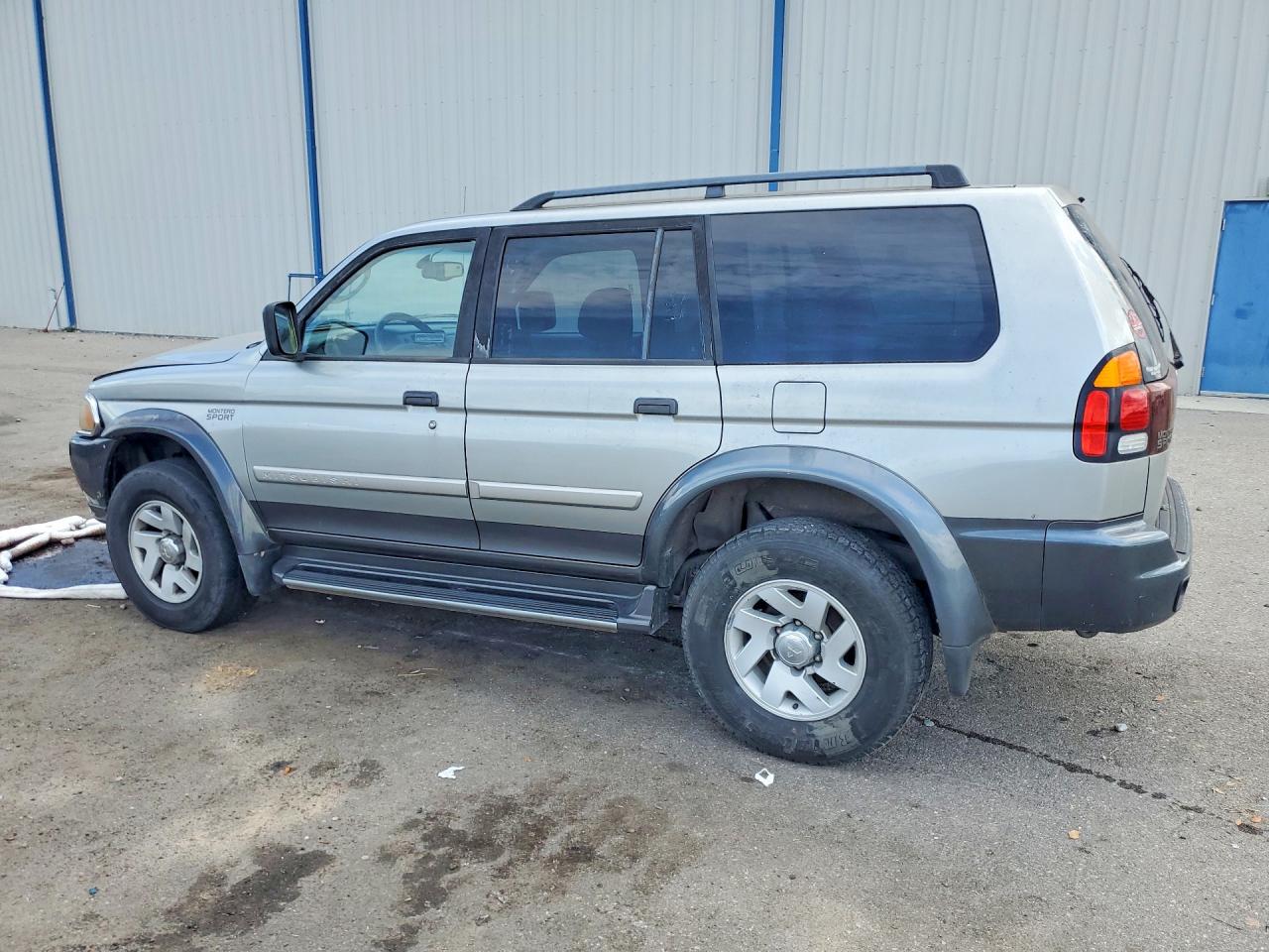 2001 Mitsubishi Montero Sport Xls Silver vin: JA4LS31H21P058711