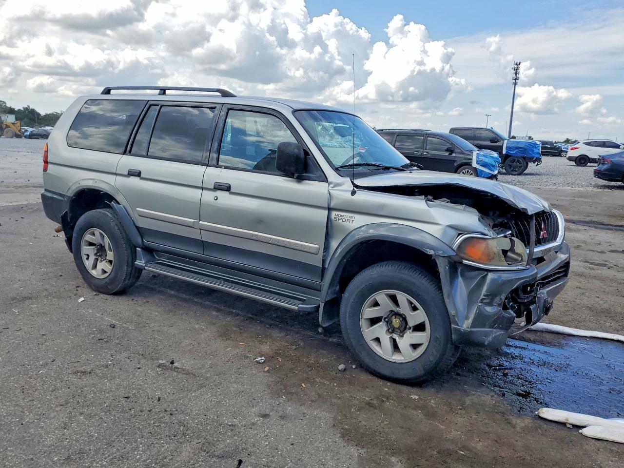 2001 Mitsubishi Montero Sport Xls Silver vin: JA4LS31H21P058711