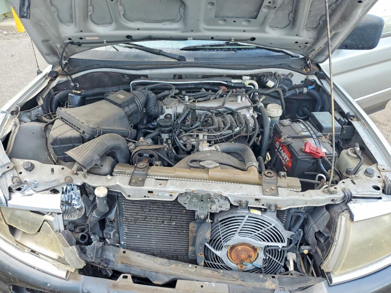 2001 Mitsubishi Montero Sport Xls Silver vin: JA4LS31H21P058711